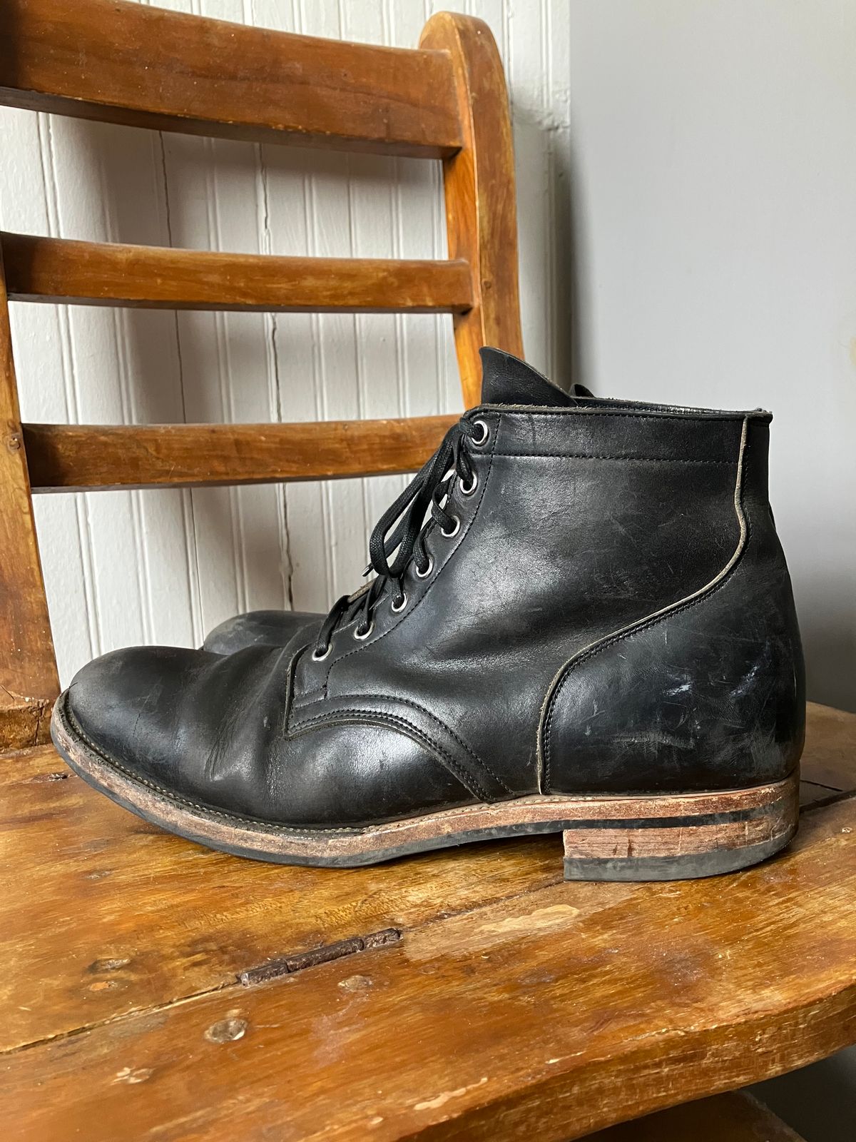 Photo by nr17 on January 4, 2023 of the Viberg Service Boot in Horween Black Chromexcel.