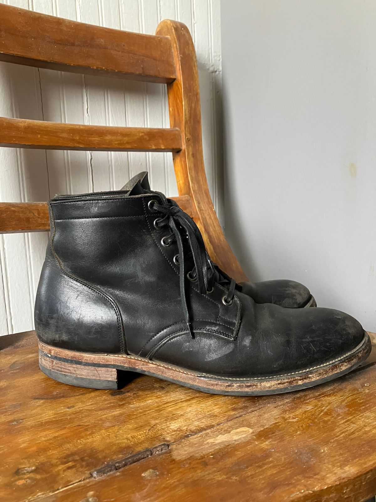 Photo by nr17 on January 4, 2023 of the Viberg Service Boot in Horween Black Chromexcel.