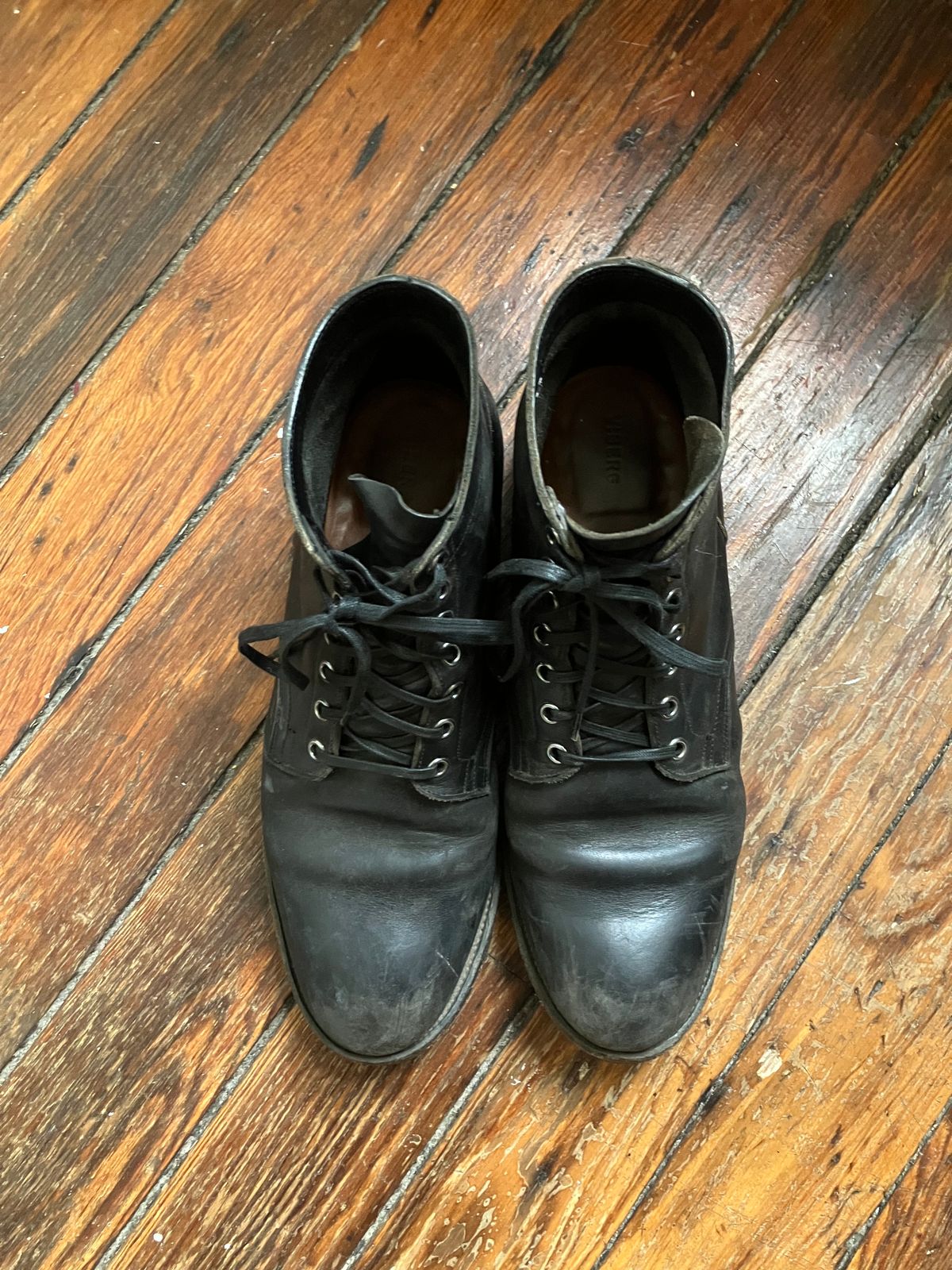 Photo by nr17 on January 4, 2023 of the Viberg Service Boot in Horween Black Chromexcel.