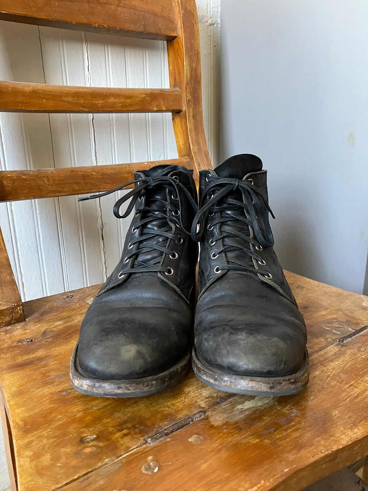 Photo by nr17 on March 5, 2023 of the Viberg Service Boot in Horween Black Chromexcel.