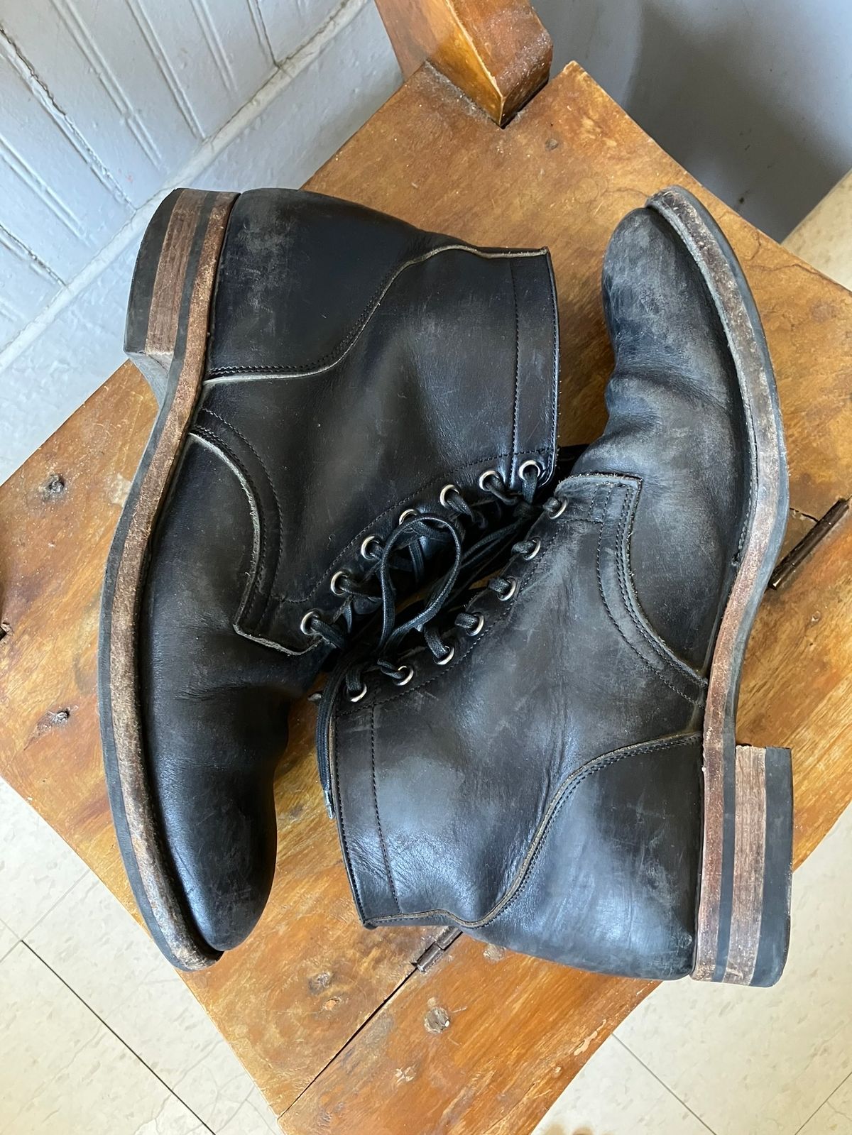 Photo by nr17 on March 5, 2023 of the Viberg Service Boot in Horween Black Chromexcel.