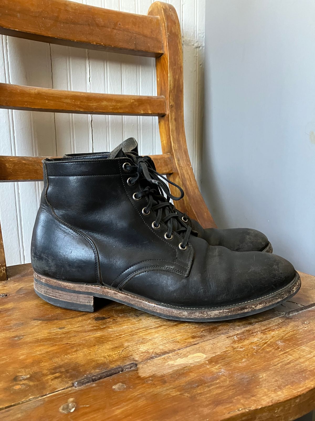 Photo by nr17 on March 5, 2023 of the Viberg Service Boot in Horween Black Chromexcel.
