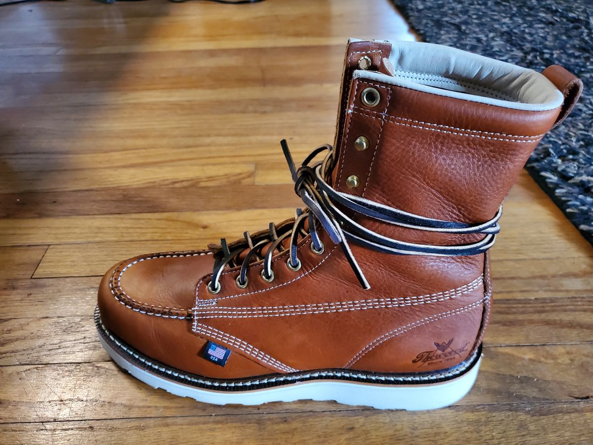 Photo by Chippygyver on May 17, 2023 of the Thorogood 8" Moc Toe in Unknown Material.