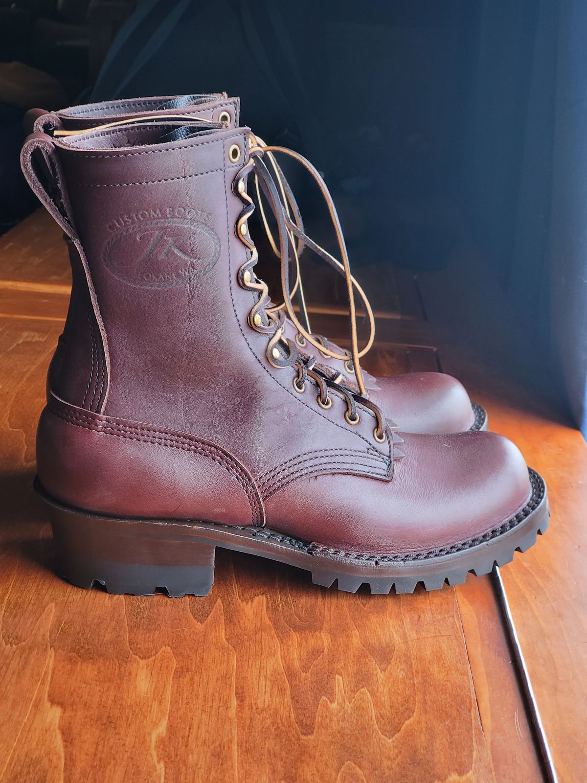 Photo by Chippygyver on October 13, 2023 of the JK Boots Superduty in Seidel Brown Oil Tan.