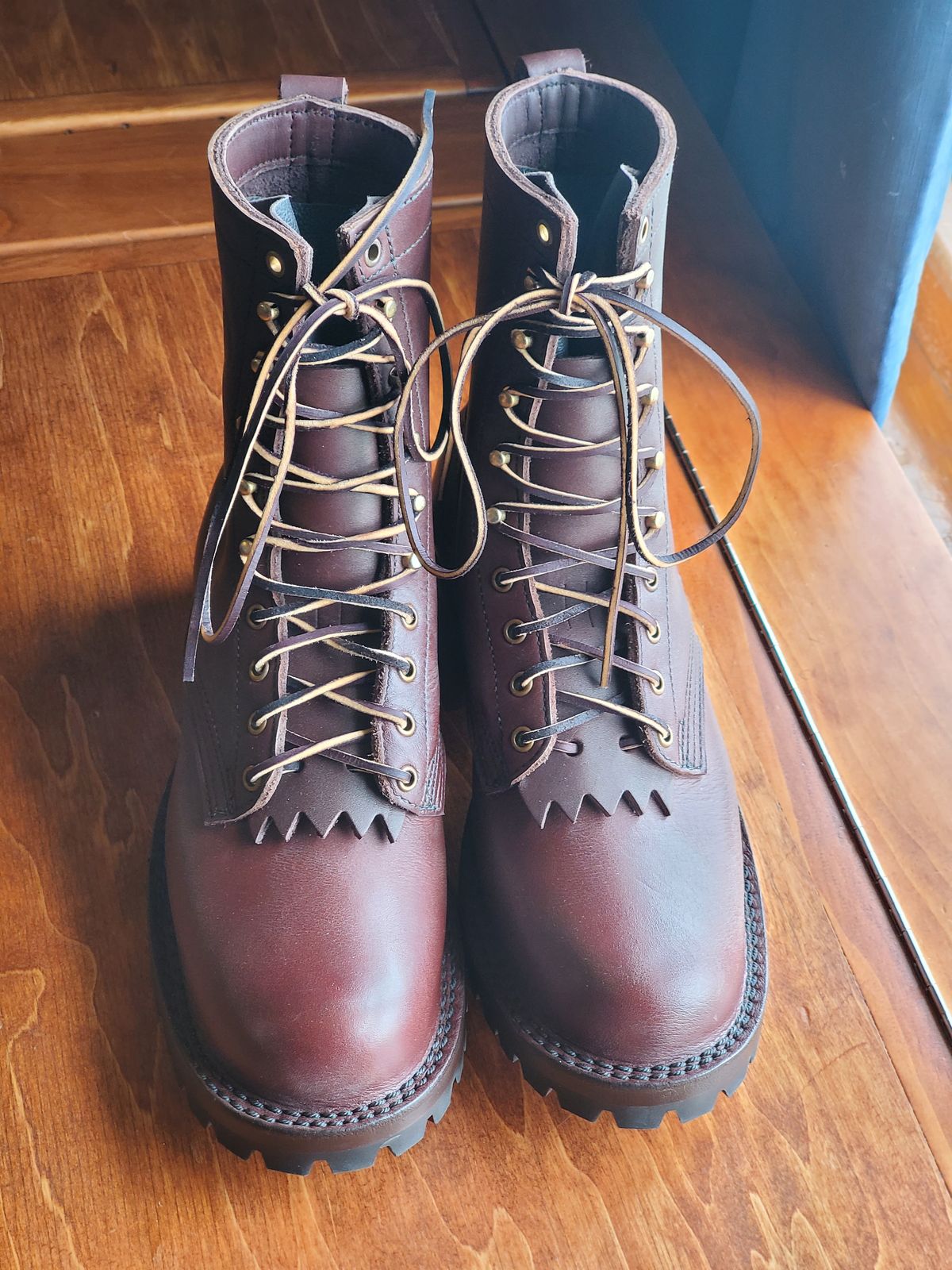 Photo by Chippygyver on October 13, 2023 of the JK Boots Superduty in Seidel Brown Oil Tan.