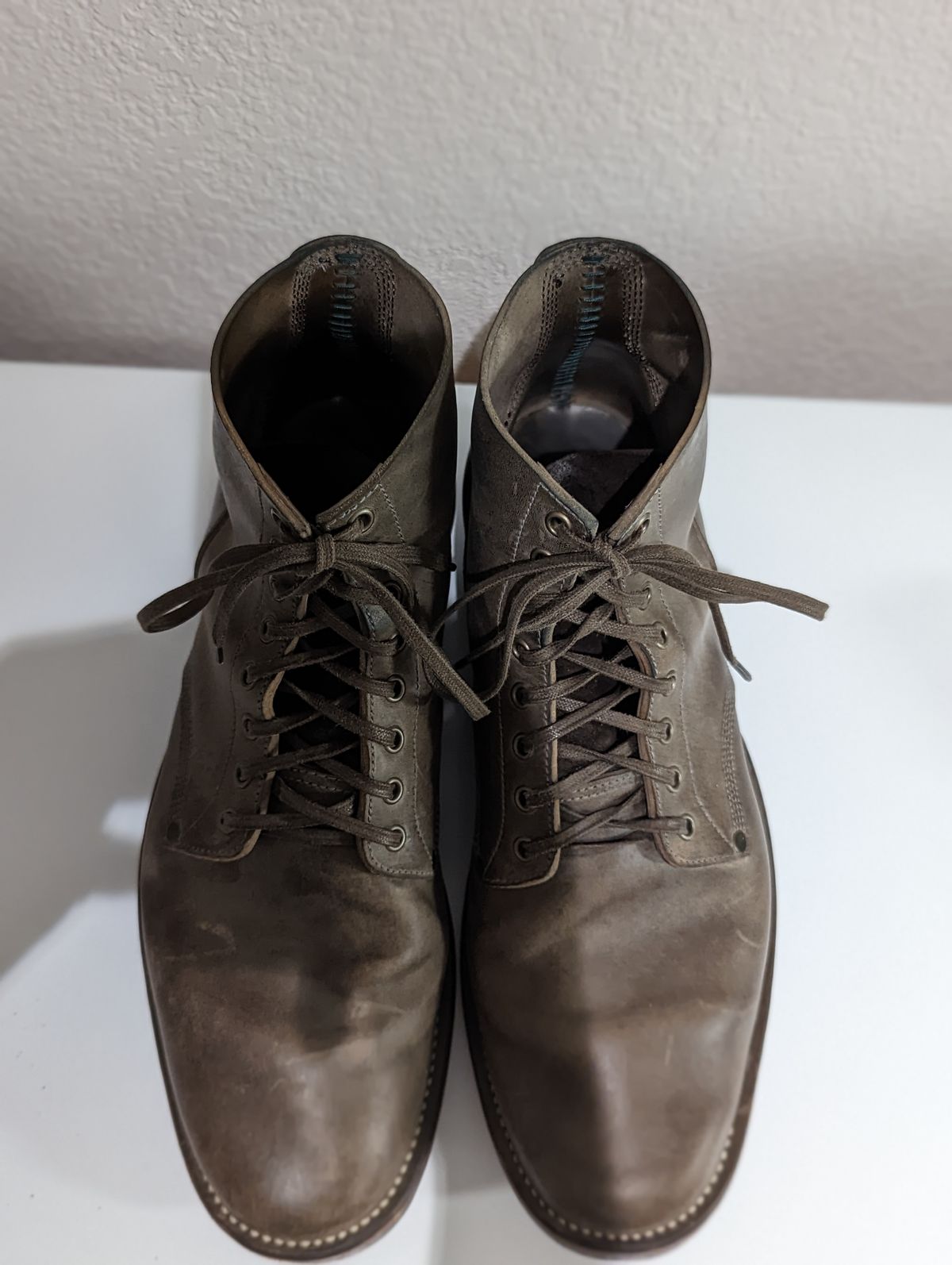 Photo by link.of.time on December 6, 2022 of the NF Bootmaker Milton Boot in Maryam Salvia Horsebutt.