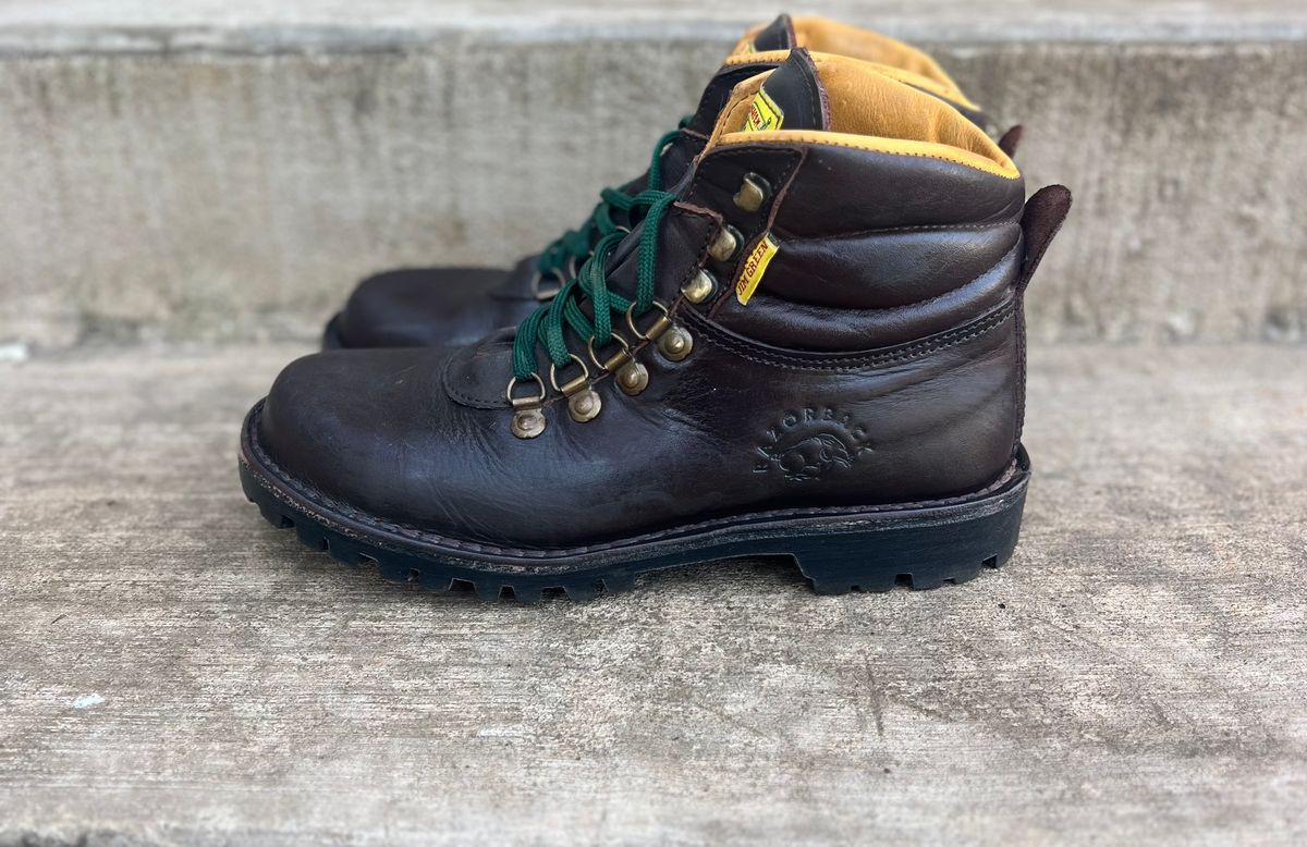 Photo by semperfi9119 on November 6, 2024 of the Jim Green Razorback in Brown Full Grain.