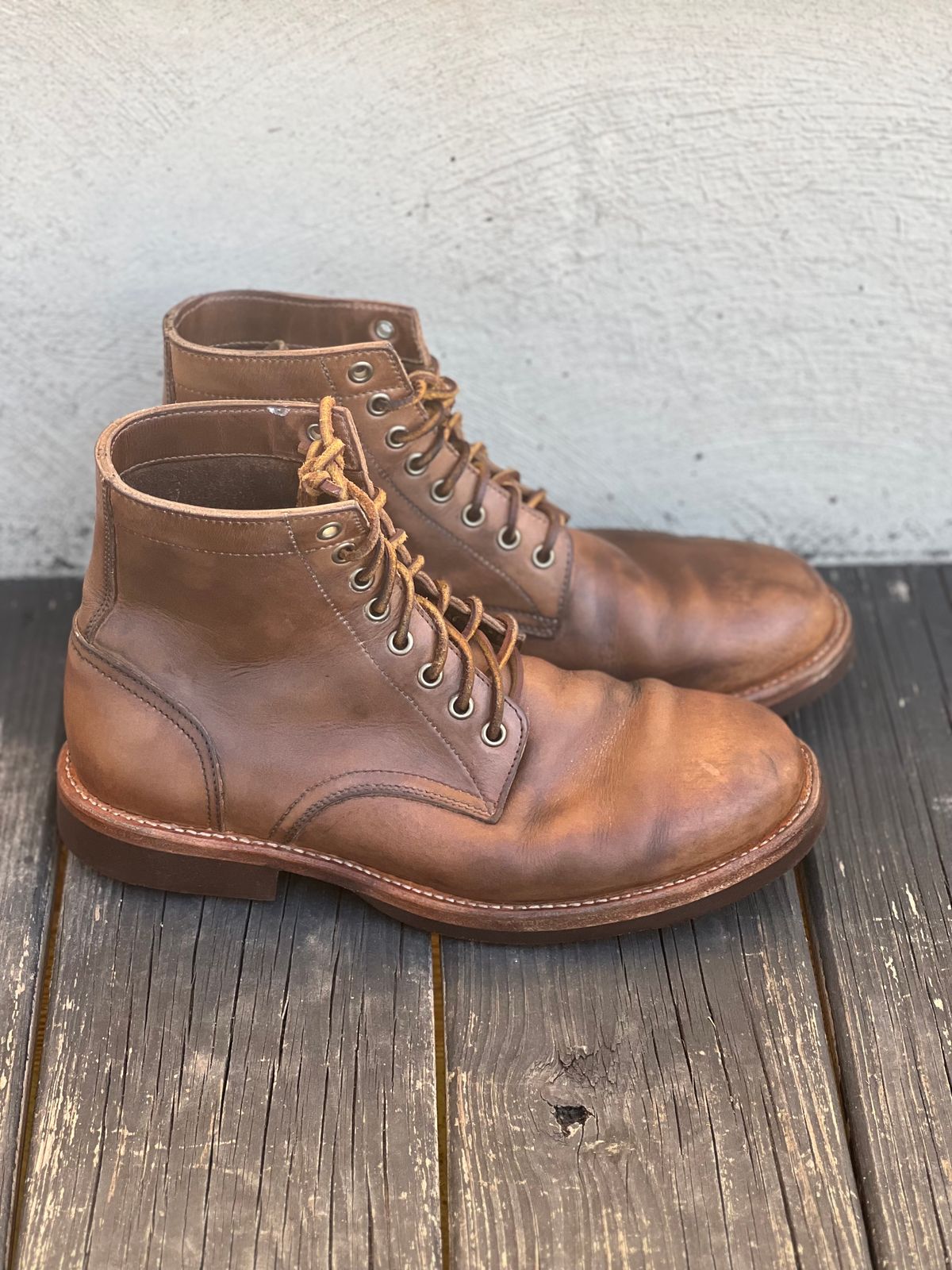 Photo by semperfi9119 on November 6, 2023 of the Oak Street Bootmakers Trench Boot in Horween Natural Chromexcel.