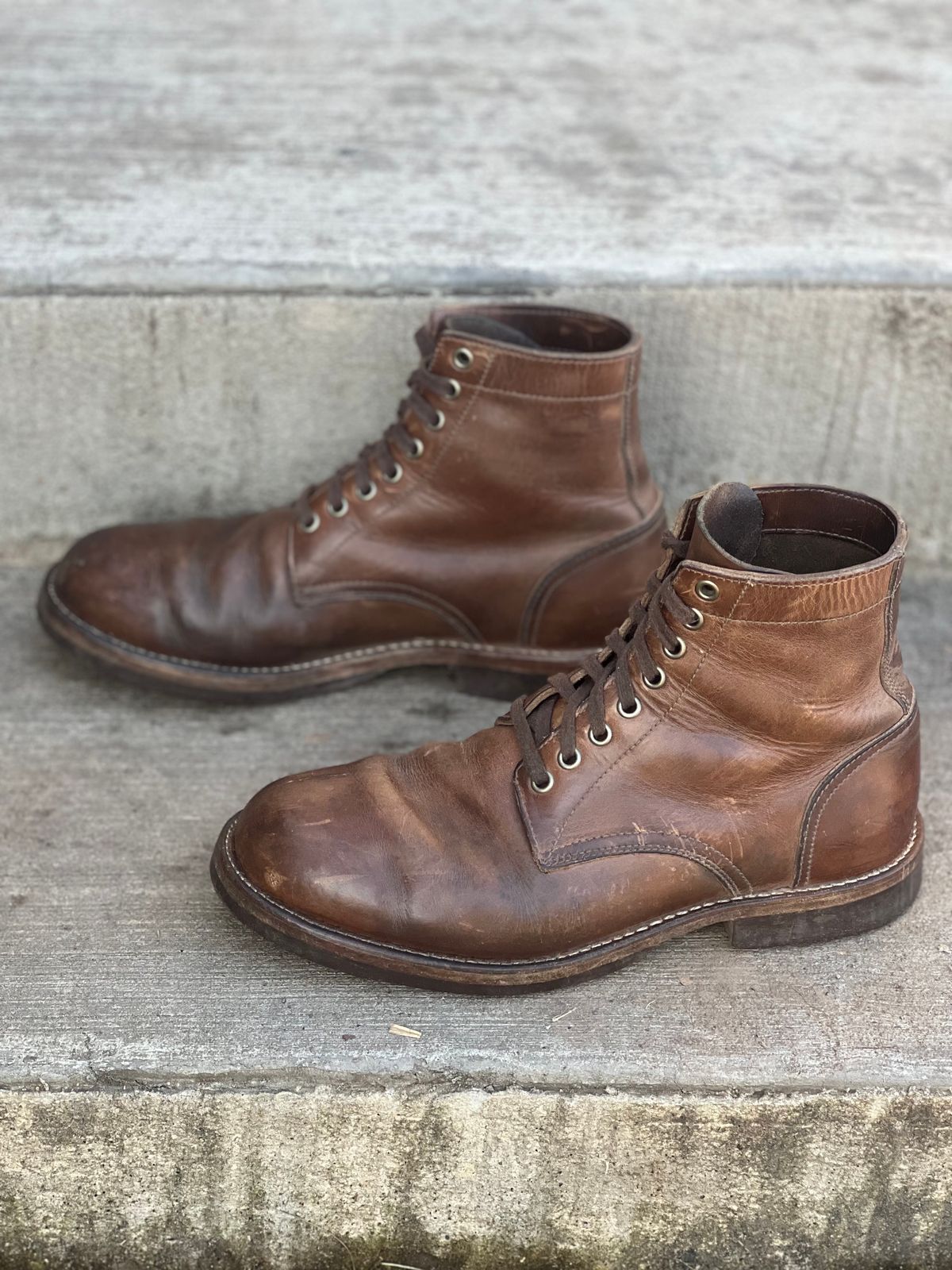 Photo by semperfi9119 on March 4, 2024 of the Oak Street Bootmakers Trench Boot in Horween Natural Chromexcel.