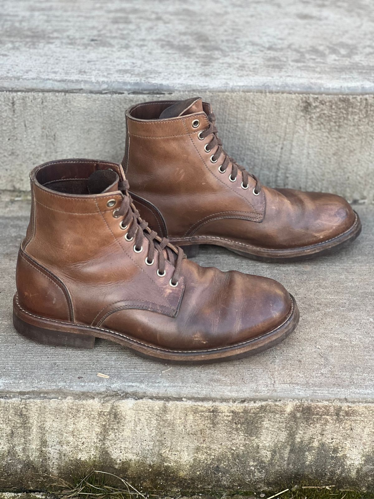 Photo by semperfi9119 on March 4, 2024 of the Oak Street Bootmakers Trench Boot in Horween Natural Chromexcel.