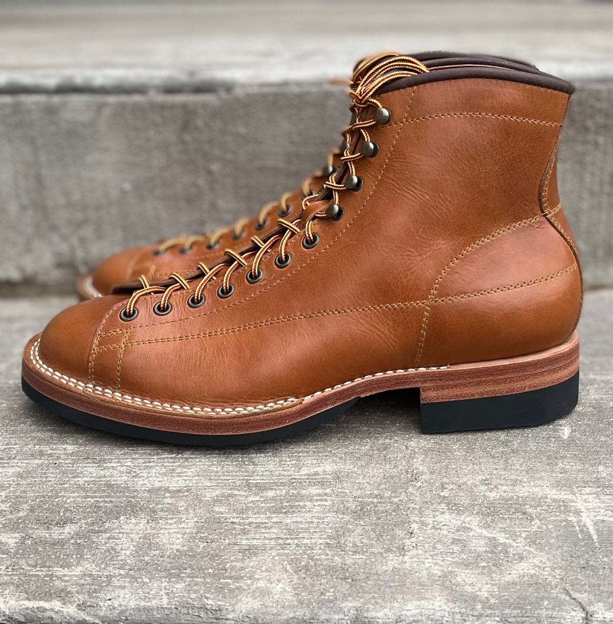 Photo by semperfi9119 on October 1, 2022 of the Hidalgo Boots Monkey Boot in Indonesian Java Brown Pull Up.