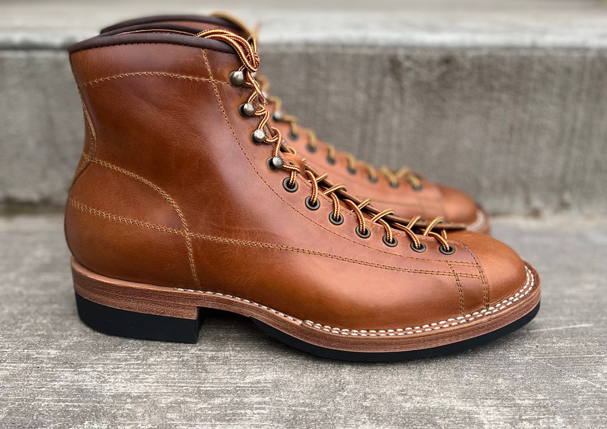 Photo by semperfi9119 on October 1, 2022 of the Hidalgo Boots Monkey Boot in Indonesian Java Brown Pull Up.
