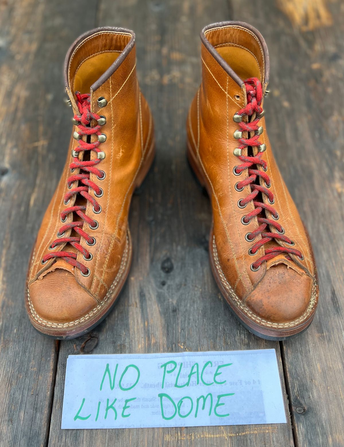 Photo by semperfi9119 on November 2, 2022 of the Hidalgo Boots Monkey Boot in Indonesian Java Brown Pull Up.