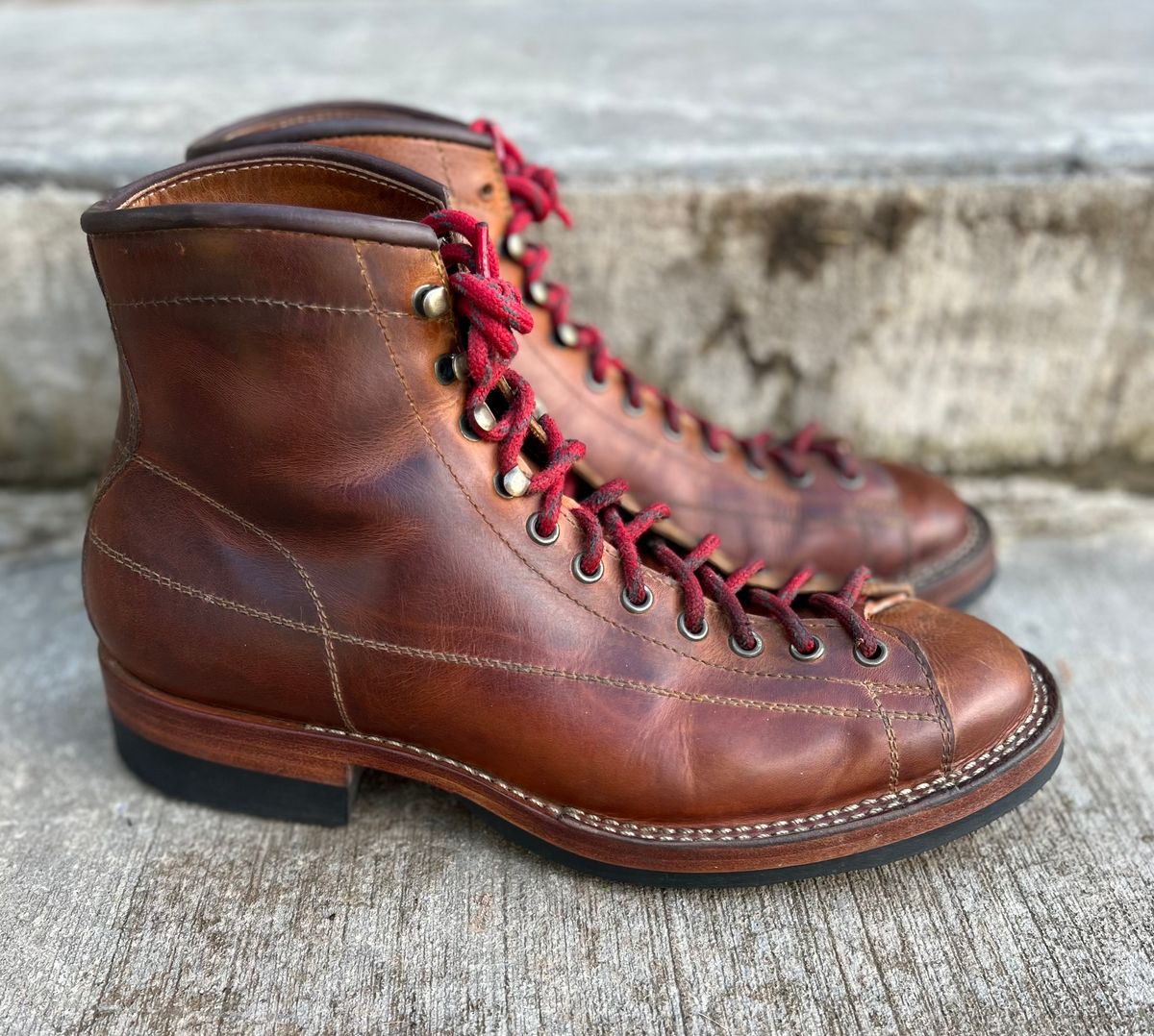 Photo by semperfi9119 on January 5, 2023 of the Hidalgo Boots Monkey Boot in Indonesian Java Brown Pull Up.