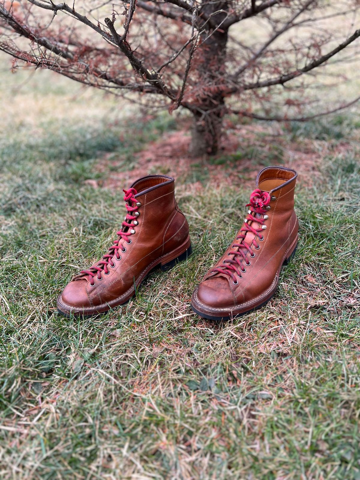 Photo by semperfi9119 on February 5, 2023 of the Hidalgo Boots Monkey Boot in Indonesian Java Brown Pull Up.