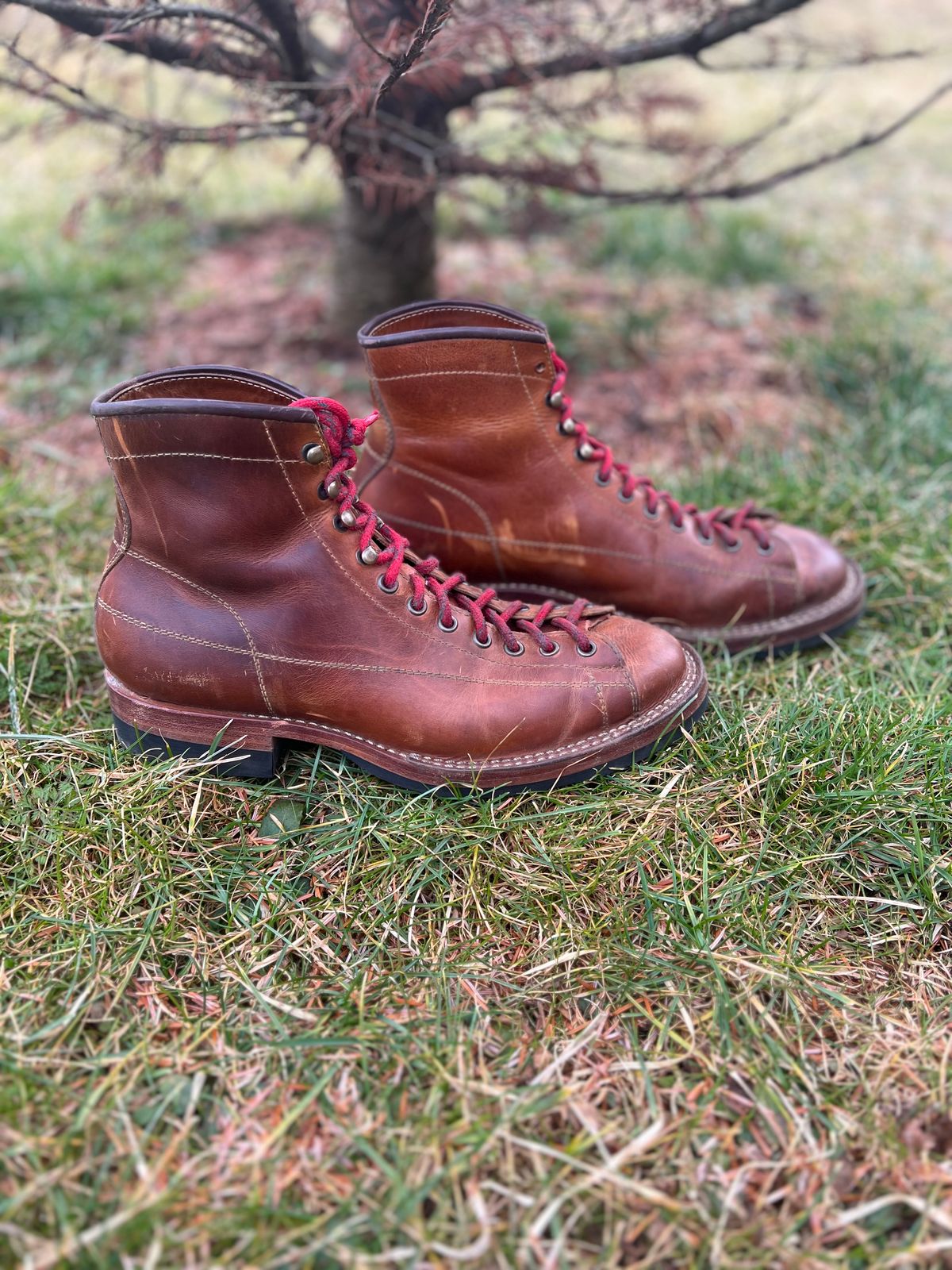 Photo by semperfi9119 on March 5, 2023 of the Hidalgo Boots Monkey Boot in Indonesian Java Brown Pull Up.
