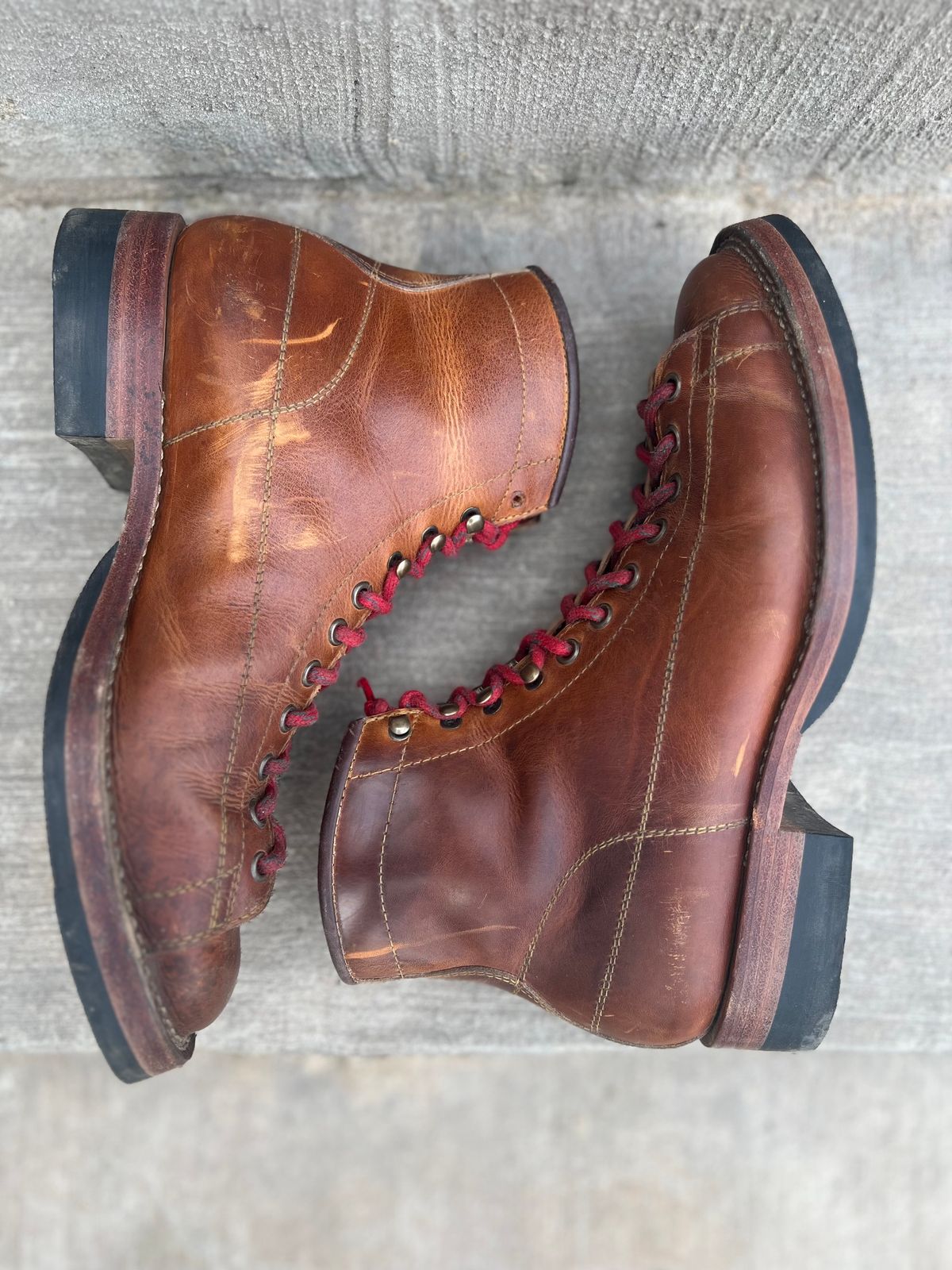 Photo by semperfi9119 on March 5, 2023 of the Hidalgo Boots Monkey Boot in Indonesian Java Brown Pull Up.