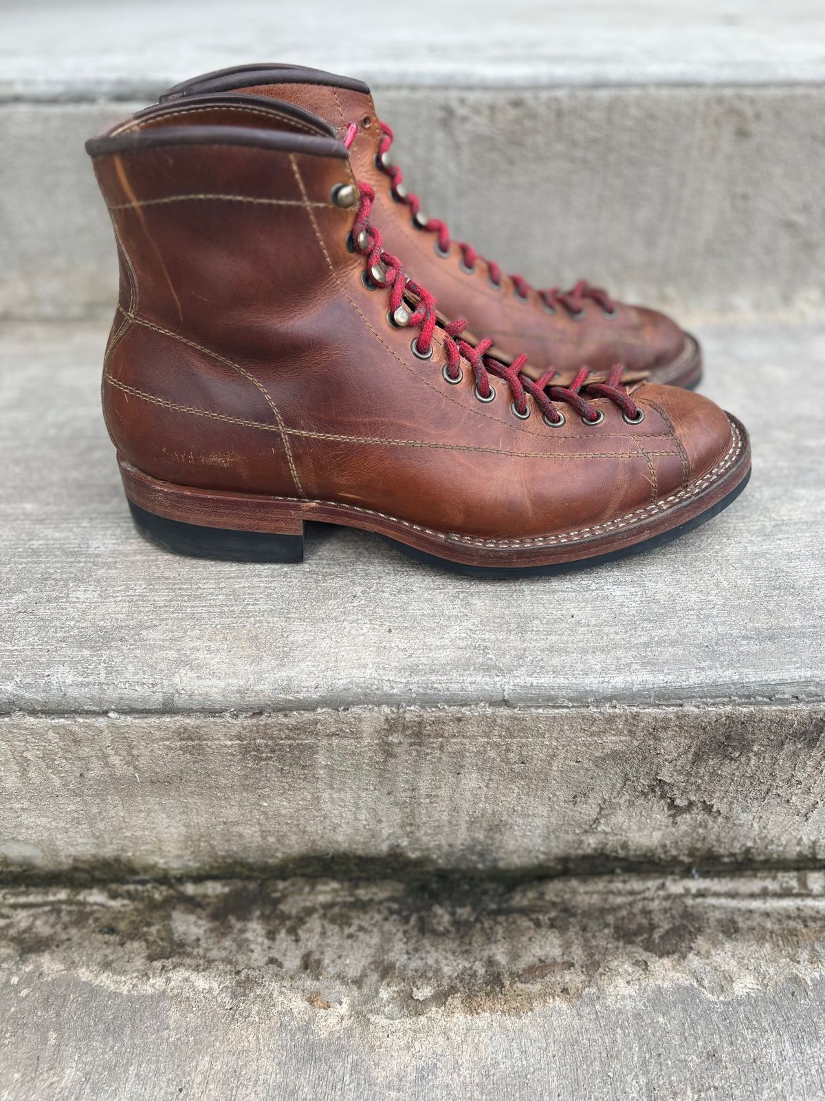 Photo by semperfi9119 on March 5, 2023 of the Hidalgo Boots Monkey Boot in Indonesian Java Brown Pull Up.