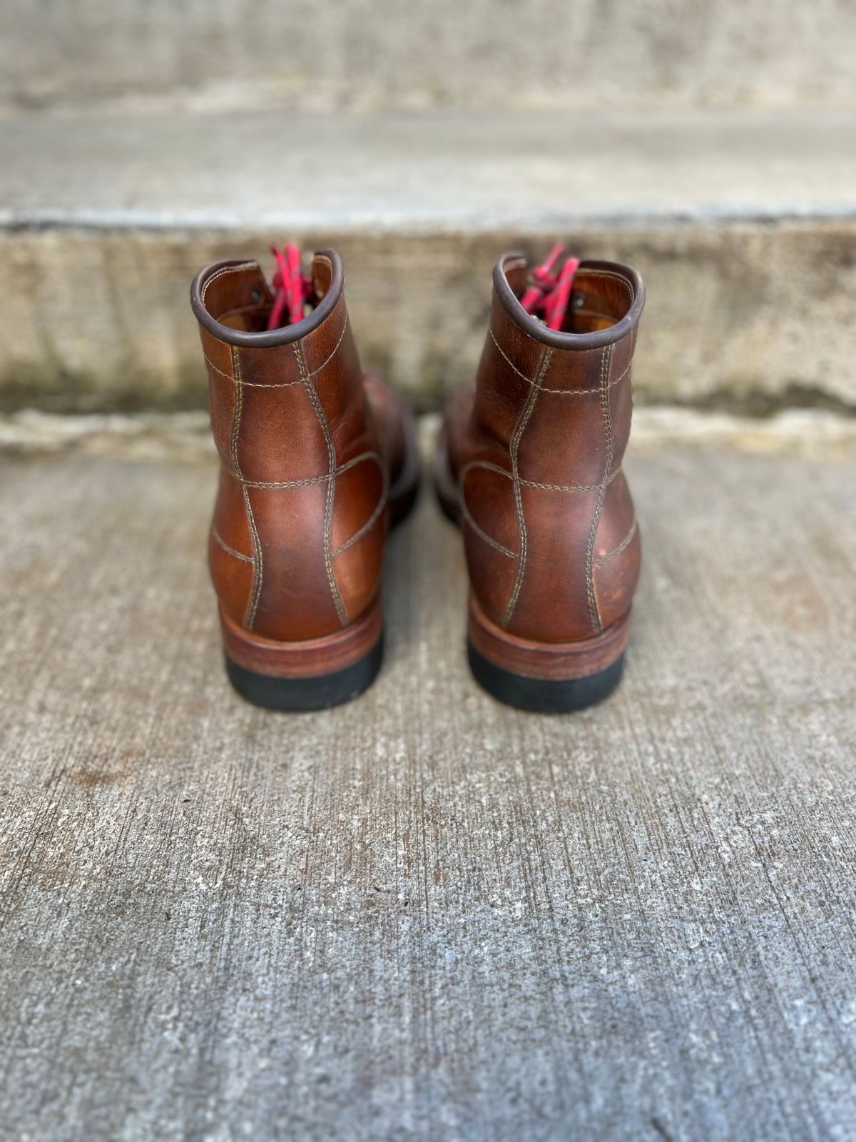 Photo by semperfi9119 on April 1, 2023 of the Hidalgo Boots Monkey Boot in Indonesian Java Brown Pull Up.