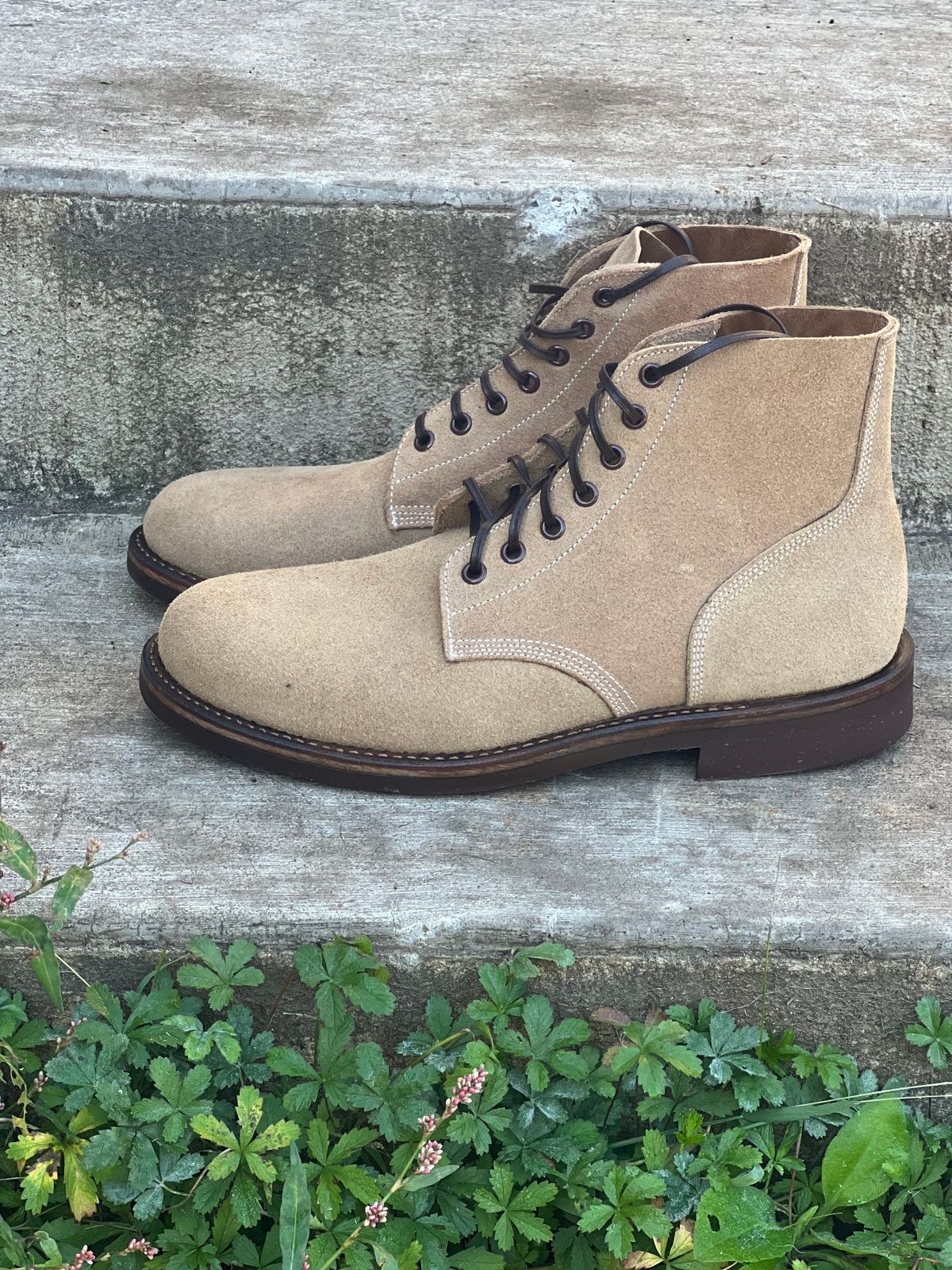 Photo by semperfi9119 on October 5, 2025 of the Oak Street Bootmakers Field Boot in Horween Natural Chromexcel Roughout.