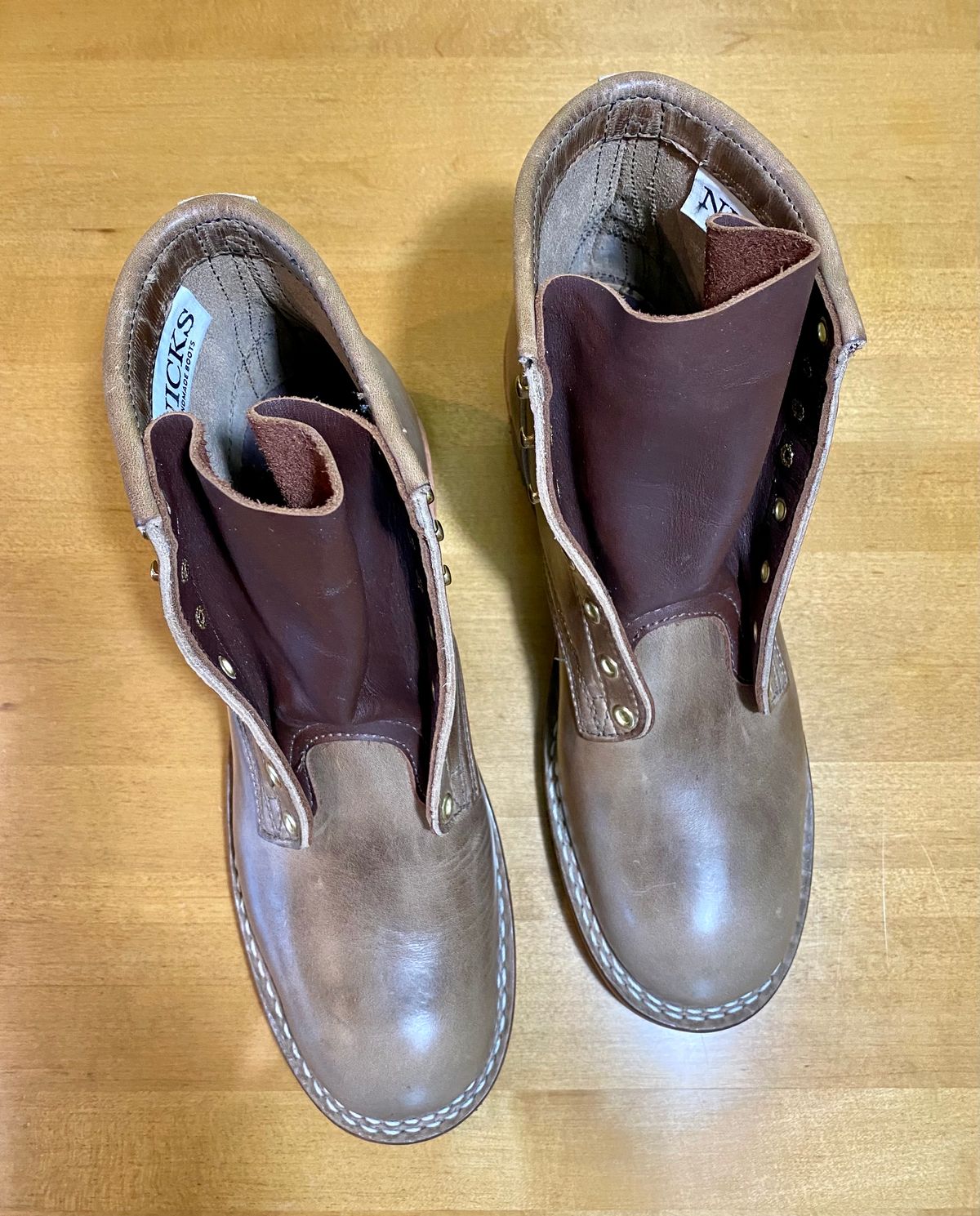Photo by Gohilboots on October 1, 2023 of the Nicks MTO in Horween Natural Chromexcel.
