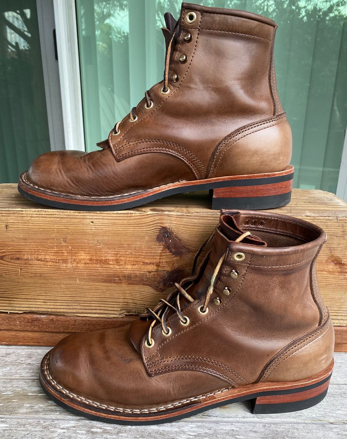 Photo by Gohilboots on December 6, 2023 of the Nicks MTO in Horween Natural Chromexcel.