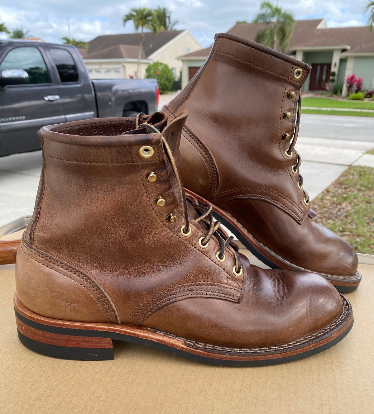 Photo by Gohilboots on January 5, 2024 of the Nicks MTO in Horween Natural Chromexcel.