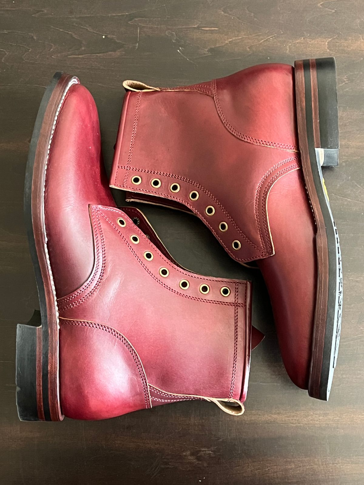 Photo by OldManSteez on November 1, 2024 of the Caswell Boot Company Garrett in Gallun Burgundy Viking Calf.