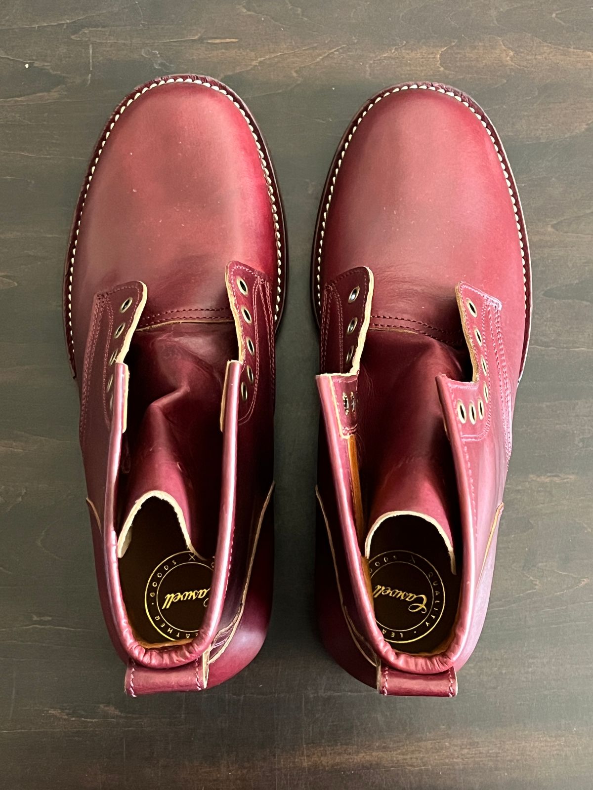 Photo by OldManSteez on November 1, 2024 of the Caswell Boot Company Garrett in Gallun Burgundy Viking Calf.