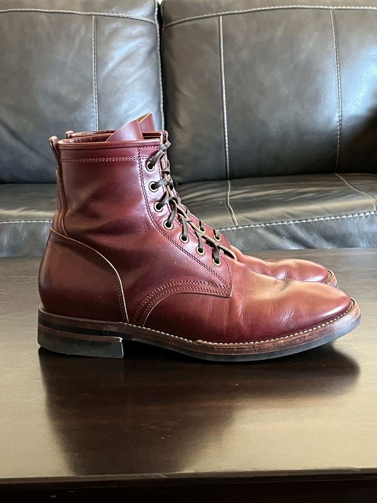 Photo by OldManSteez on December 1, 2024 of the Caswell Boot Company Garrett in Gallun Burgundy Viking Calf.