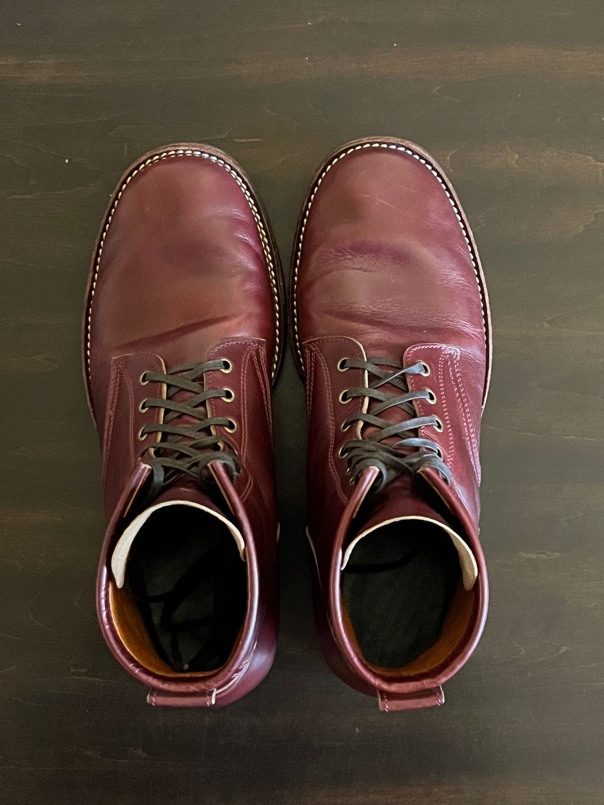 Photo by OldManSteez on December 1, 2024 of the Caswell Boot Company Garrett in Gallun Burgundy Viking Calf.