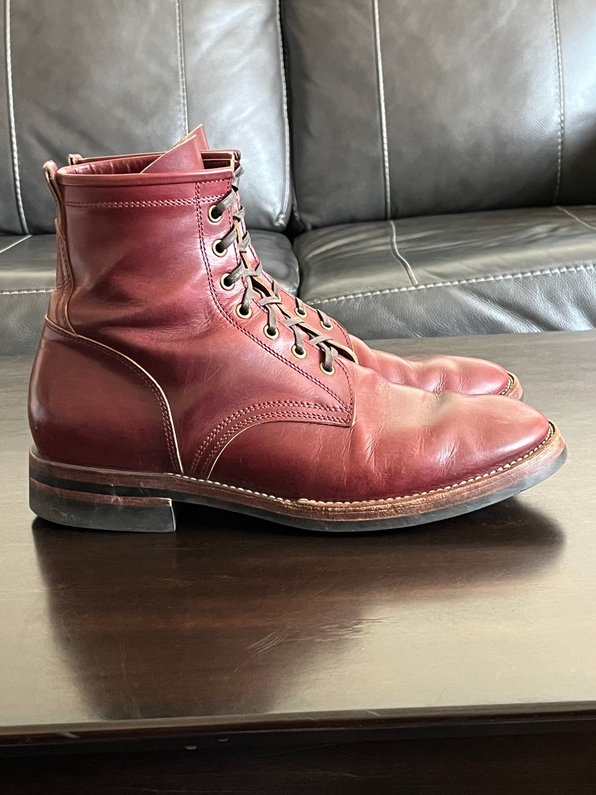 Photo by OldManSteez on January 2, 2025 of the Caswell Boot Company Garrett in Gallun Burgundy Viking Calf.