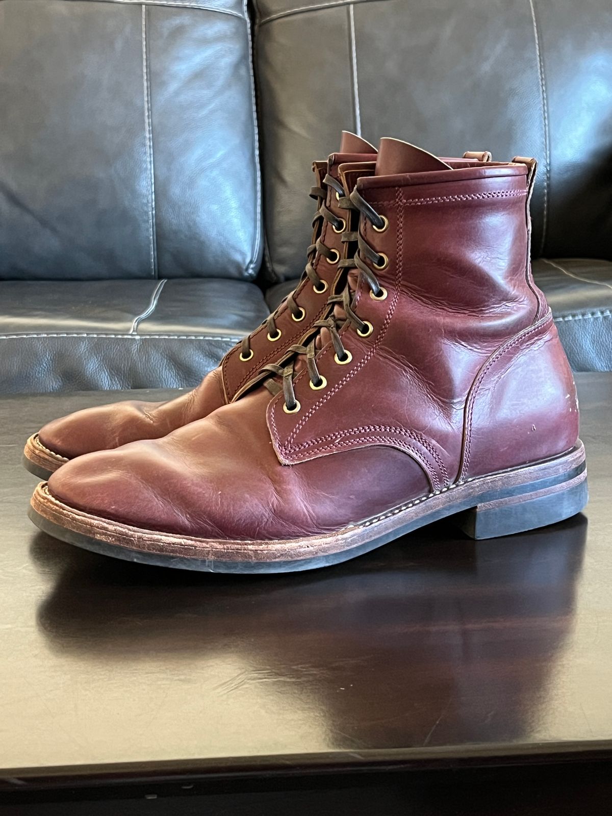 Photo by OldManSteez on March 1, 2025 of the Caswell Boot Company Garrett in Gallun Burgundy Viking Calf.
