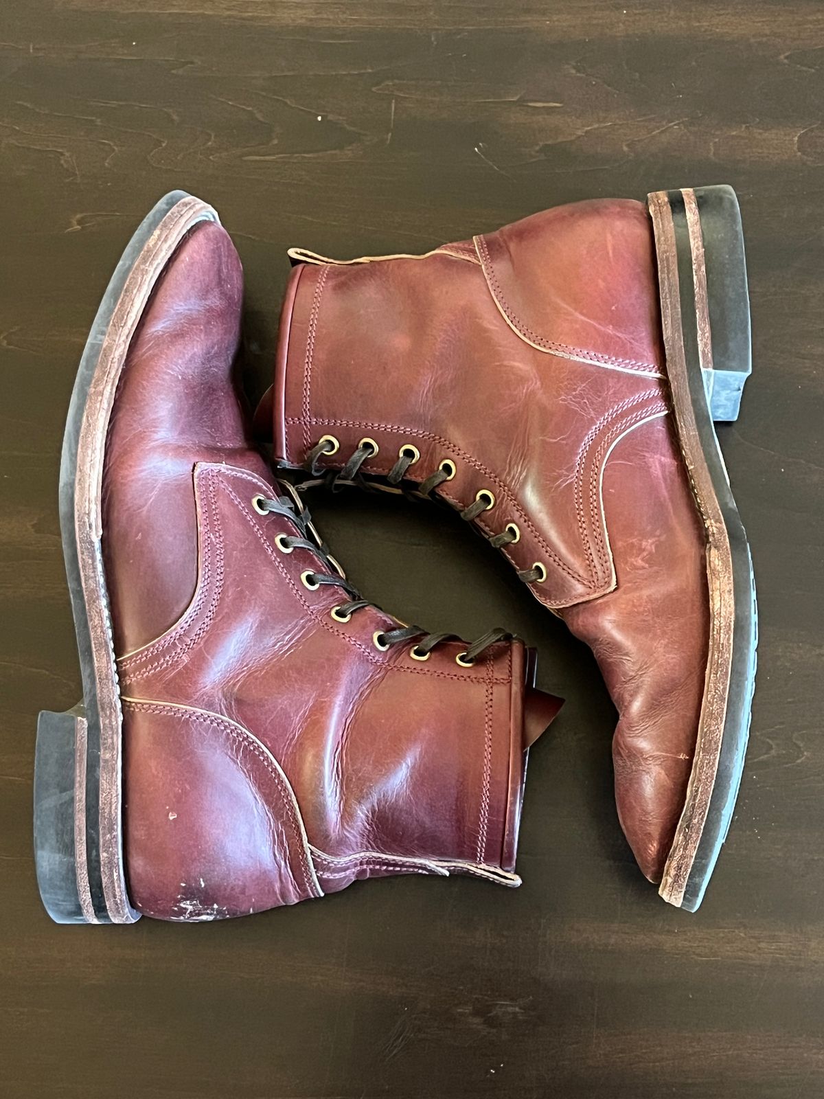 Photo by OldManSteez on March 1, 2025 of the Caswell Boot Company Garrett in Gallun Burgundy Viking Calf.