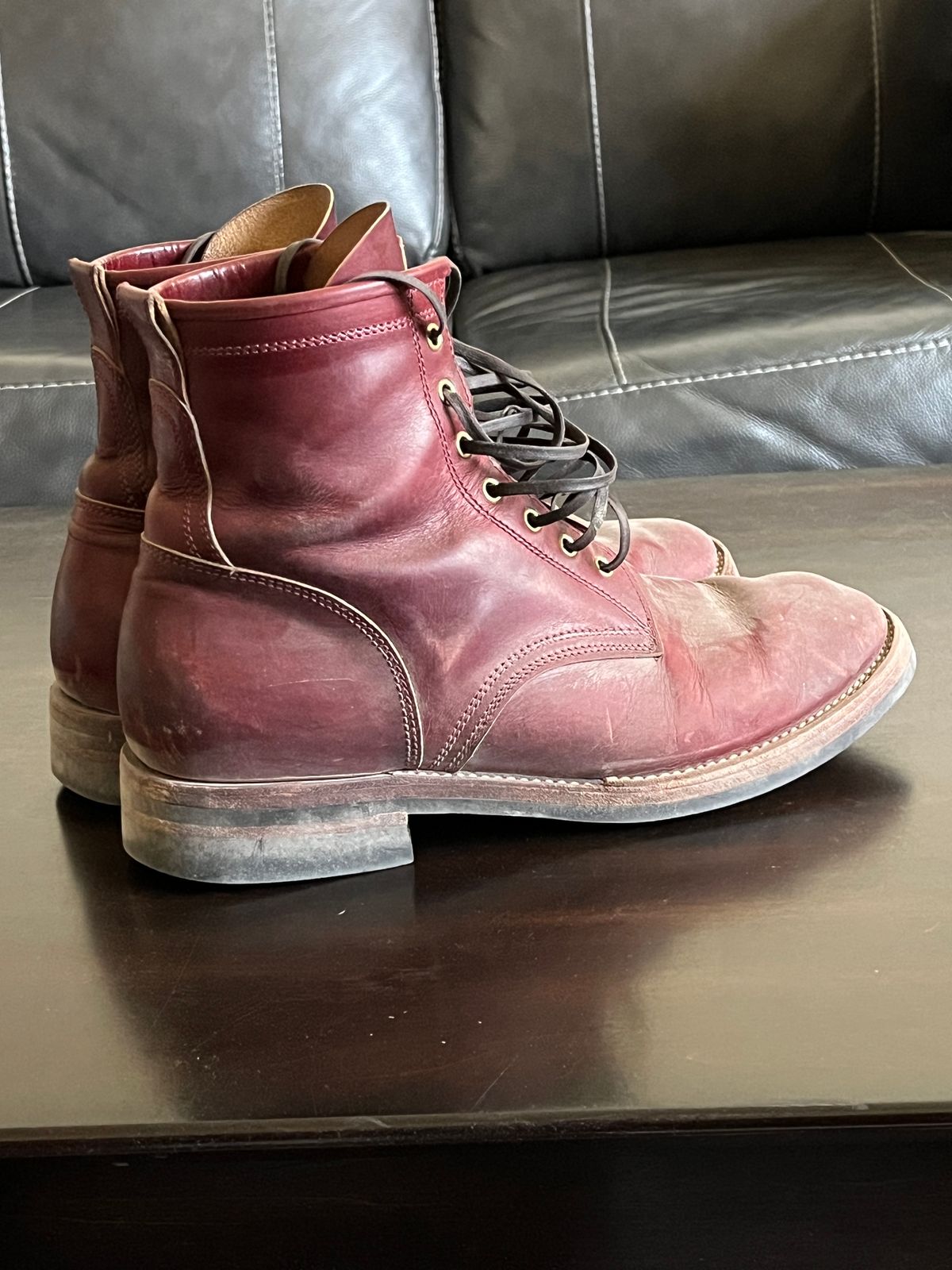 Photo by OldManSteez on March 29, 2025 of the Caswell Boot Company Garrett in Gallun Burgundy Viking Calf.