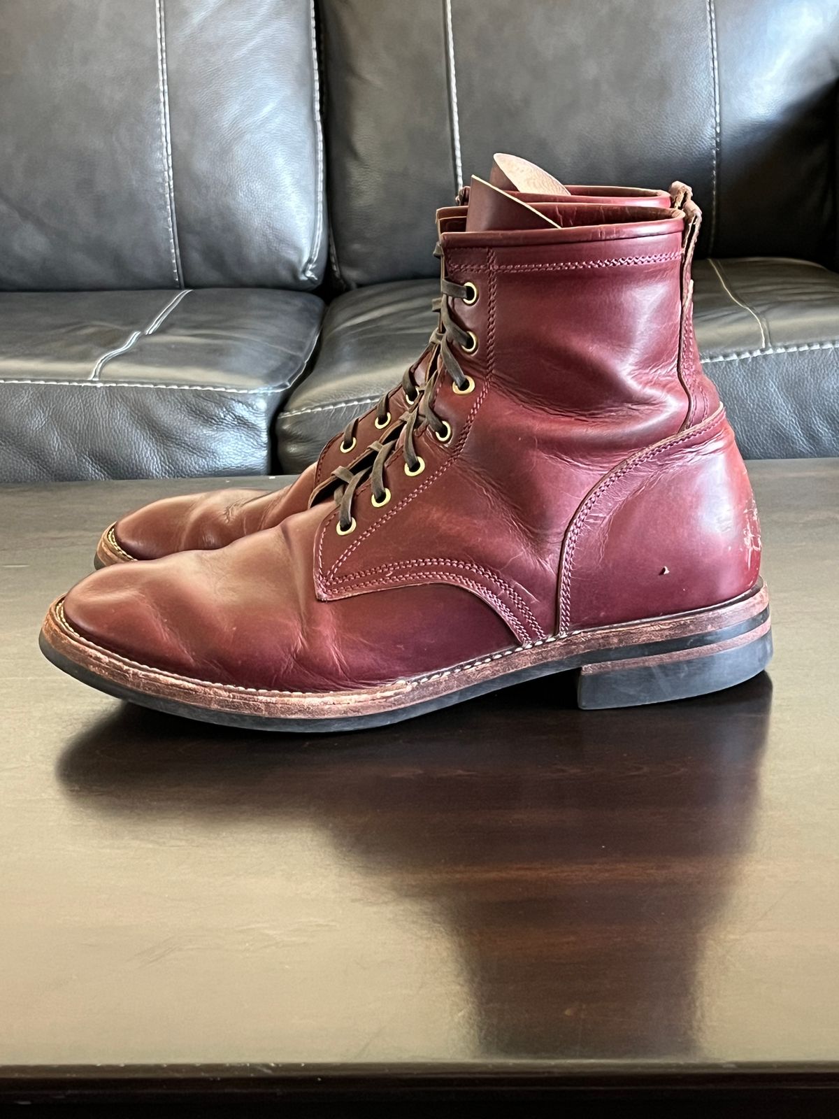 Photo by OldManSteez on April 4, 2025 of the Caswell Boot Company Garrett in Gallun Burgundy Viking Calf.