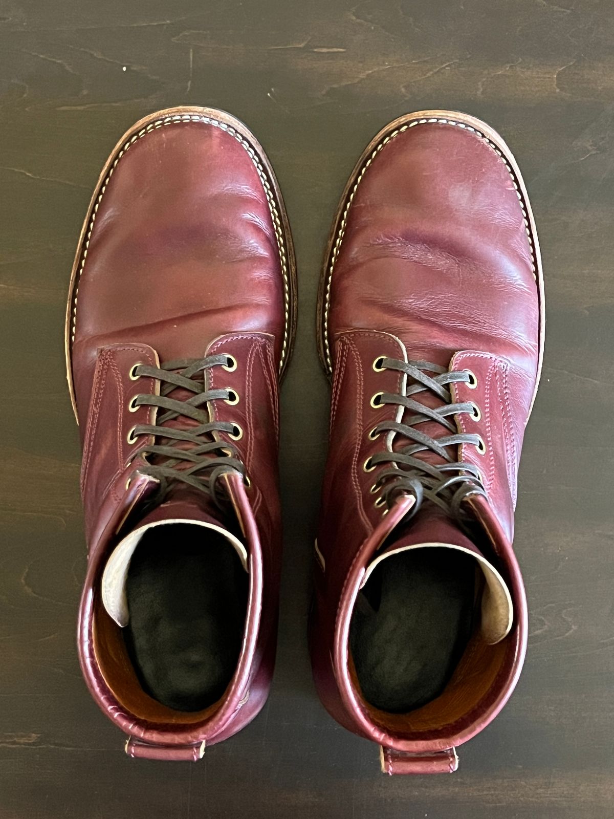Photo by OldManSteez on April 4, 2025 of the Caswell Boot Company Garrett in Gallun Burgundy Viking Calf.