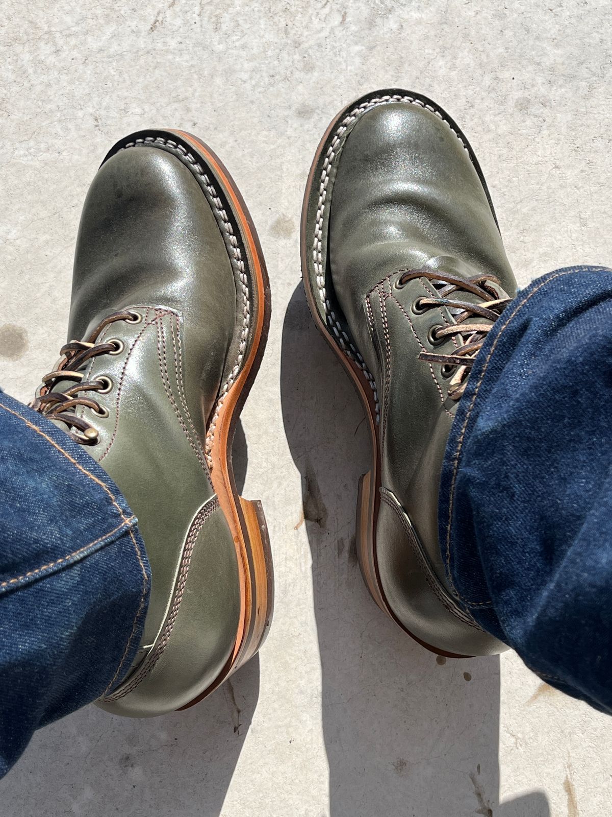 Photo by OldManSteez on August 4, 2024 of the Frank's Boots Wilshire in Maryam Olive TPR Horsehide.