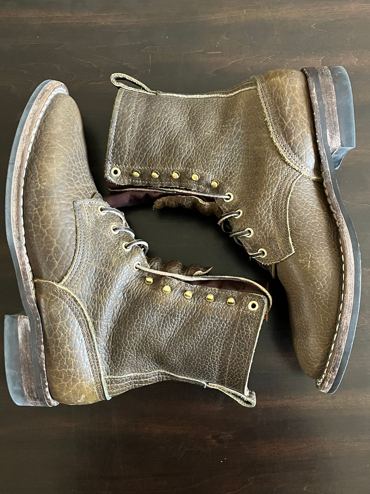 Photo by OldManSteez on February 3, 2024 of the Nicks Lace Up Heritage in Law Tanning Olive Smooth Shruken Bison.