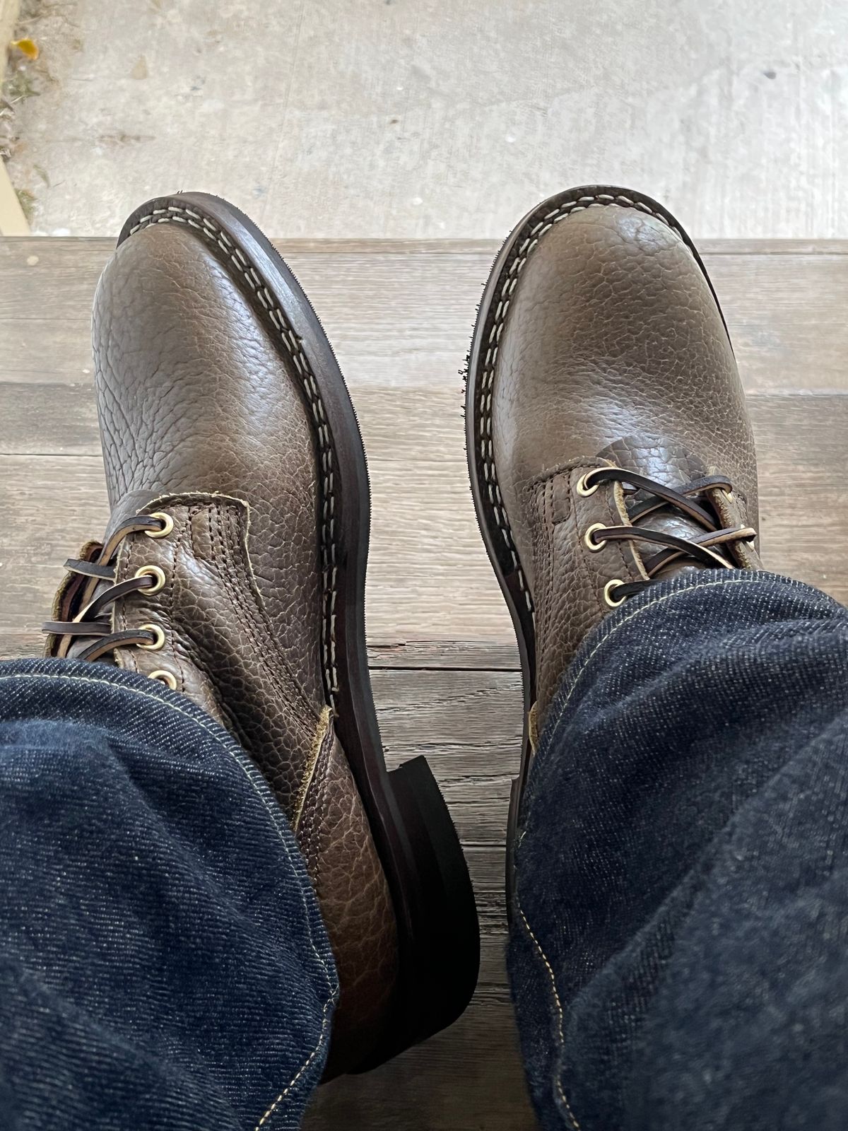 Photo by OldManSteez on October 1, 2023 of the Nicks Lace Up Heritage in Law Tanning Olive Smooth Shruken Bison.