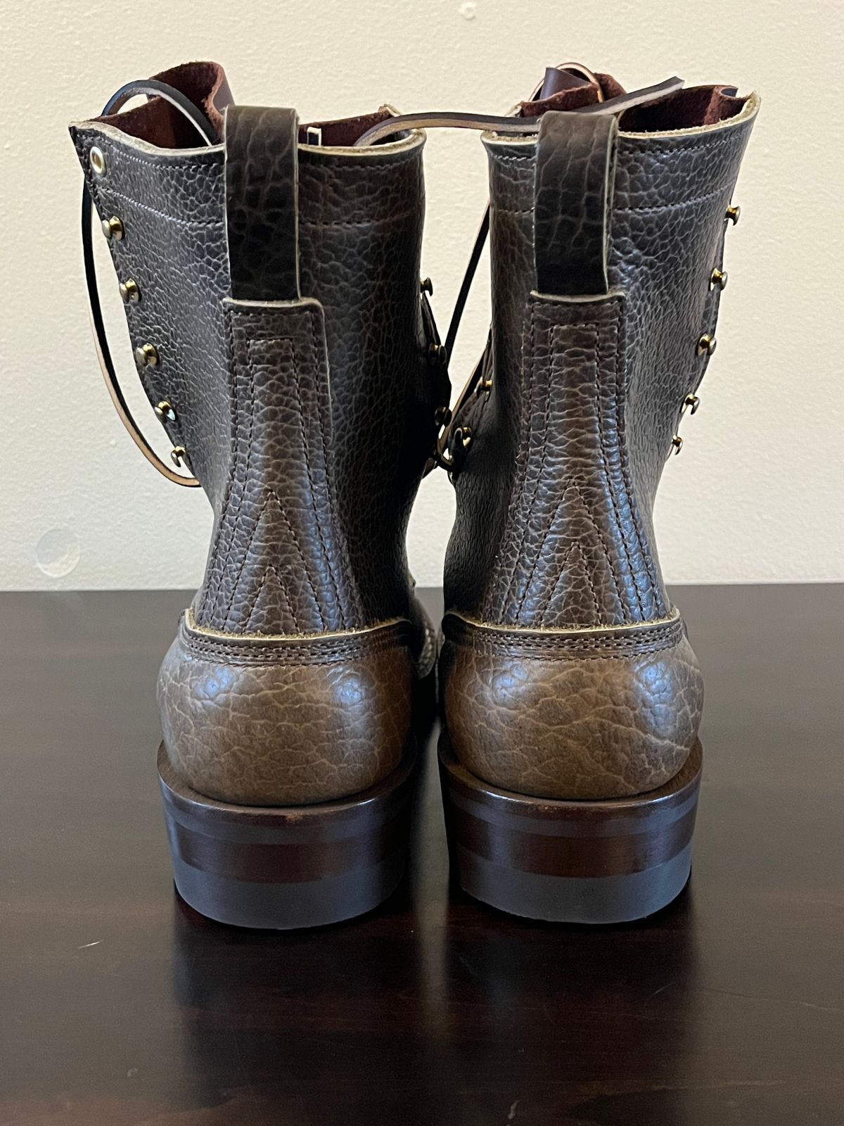 Photo by OldManSteez on October 1, 2023 of the Nicks Lace Up Heritage in Law Tanning Olive Smooth Shruken Bison.