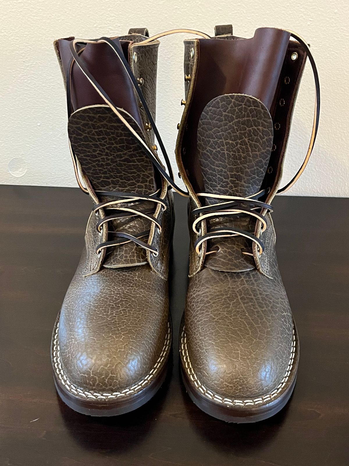 Photo by OldManSteez on October 1, 2023 of the Nicks Lace Up Heritage in Law Tanning Olive Smooth Shruken Bison.