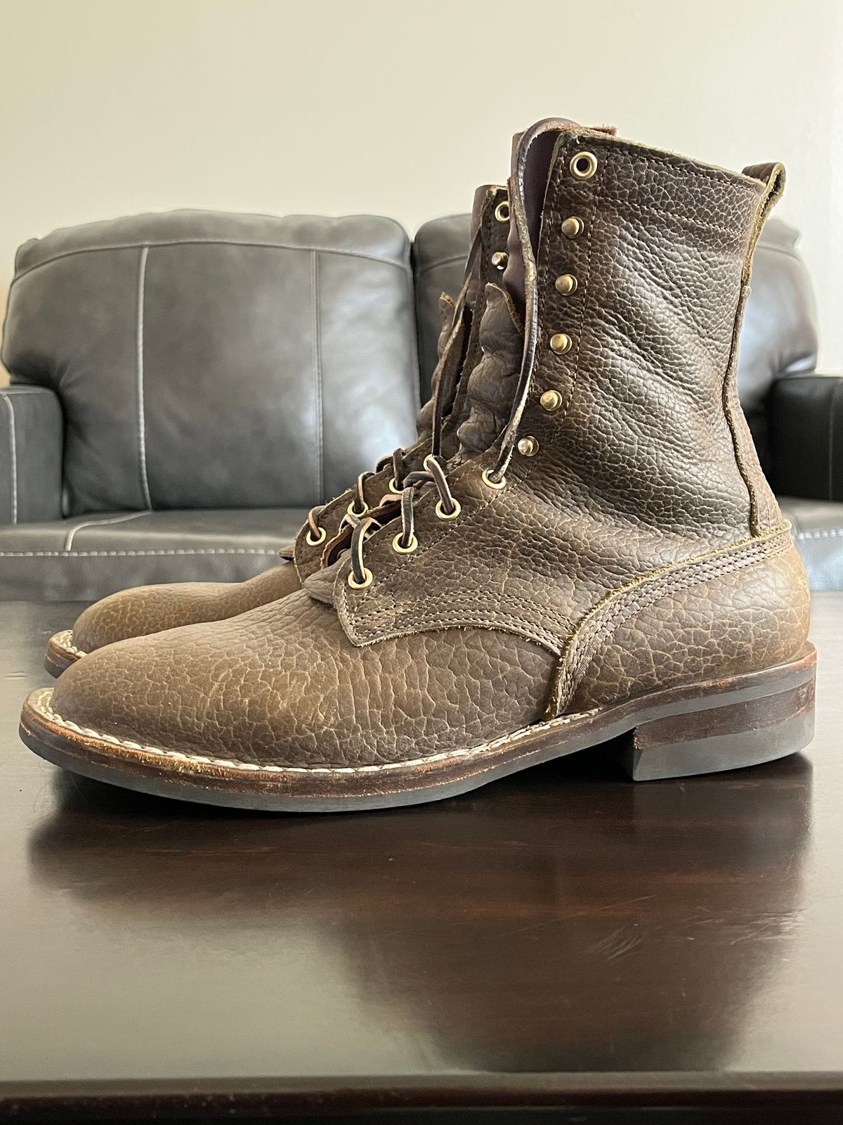 Photo by OldManSteez on November 1, 2023 of the Nicks Lace Up Heritage in Law Tanning Olive Smooth Shruken Bison.