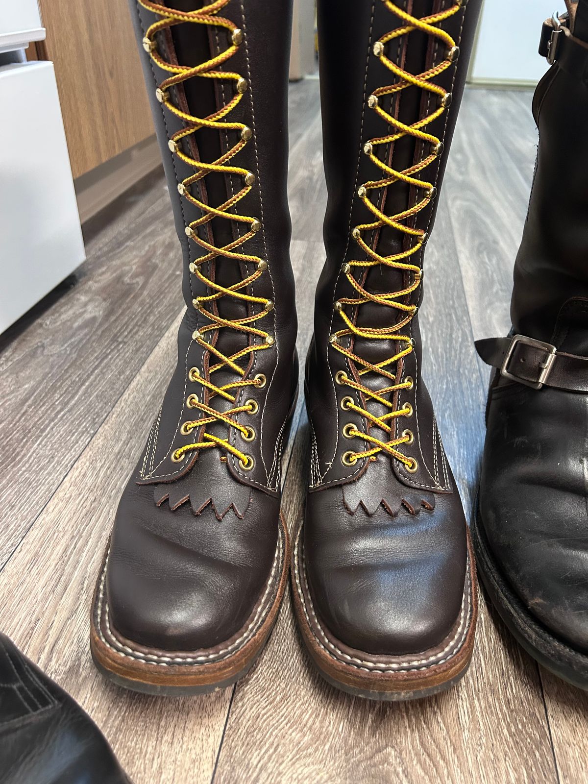 Photo by even on February 15, 2026 of the White's Smokejumper in Seidel Brown Dress.