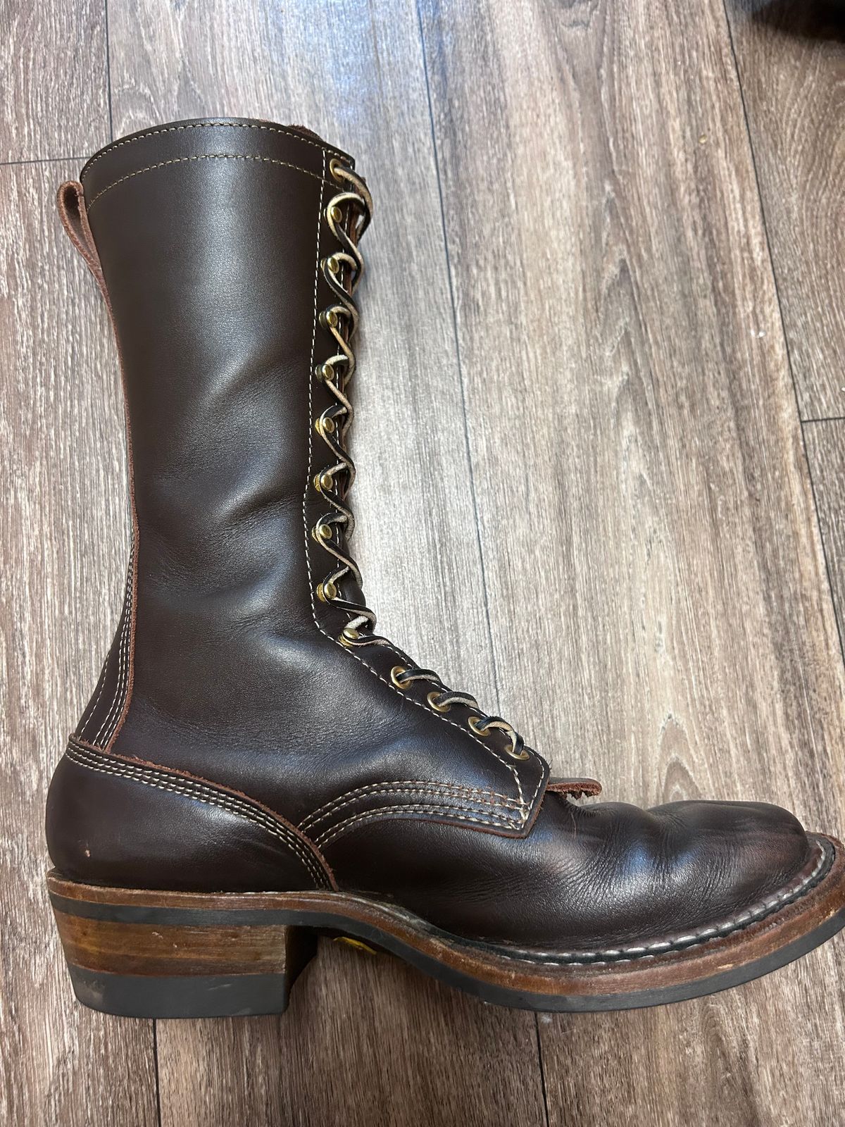 Photo by even on March 9, 2026 of the White's Smokejumper in Seidel Brown Dress.