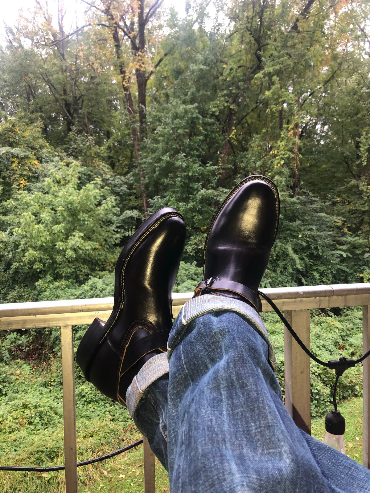Photo by Daniel.S.Latham on October 1, 2022 of the Viberg Engineer in Maryam Black Horsebutt.