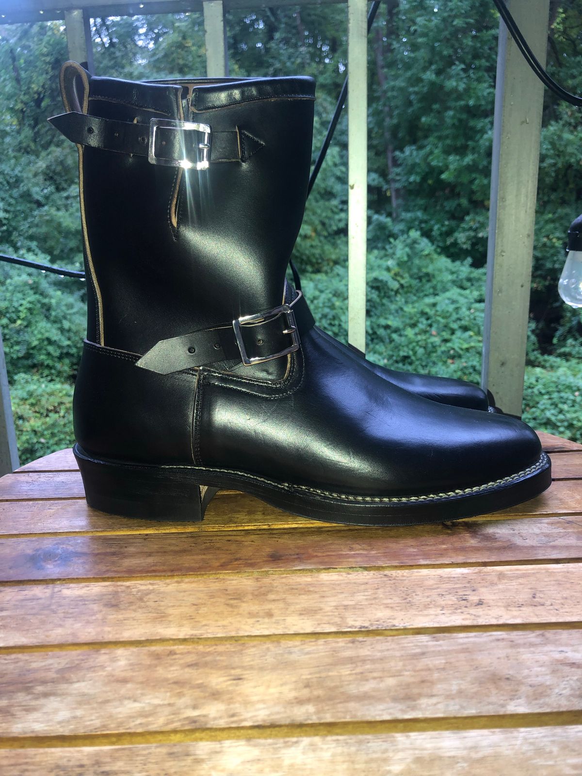 Photo by Daniel.S.Latham on October 1, 2022 of the Viberg Engineer in Maryam Black Horsebutt.