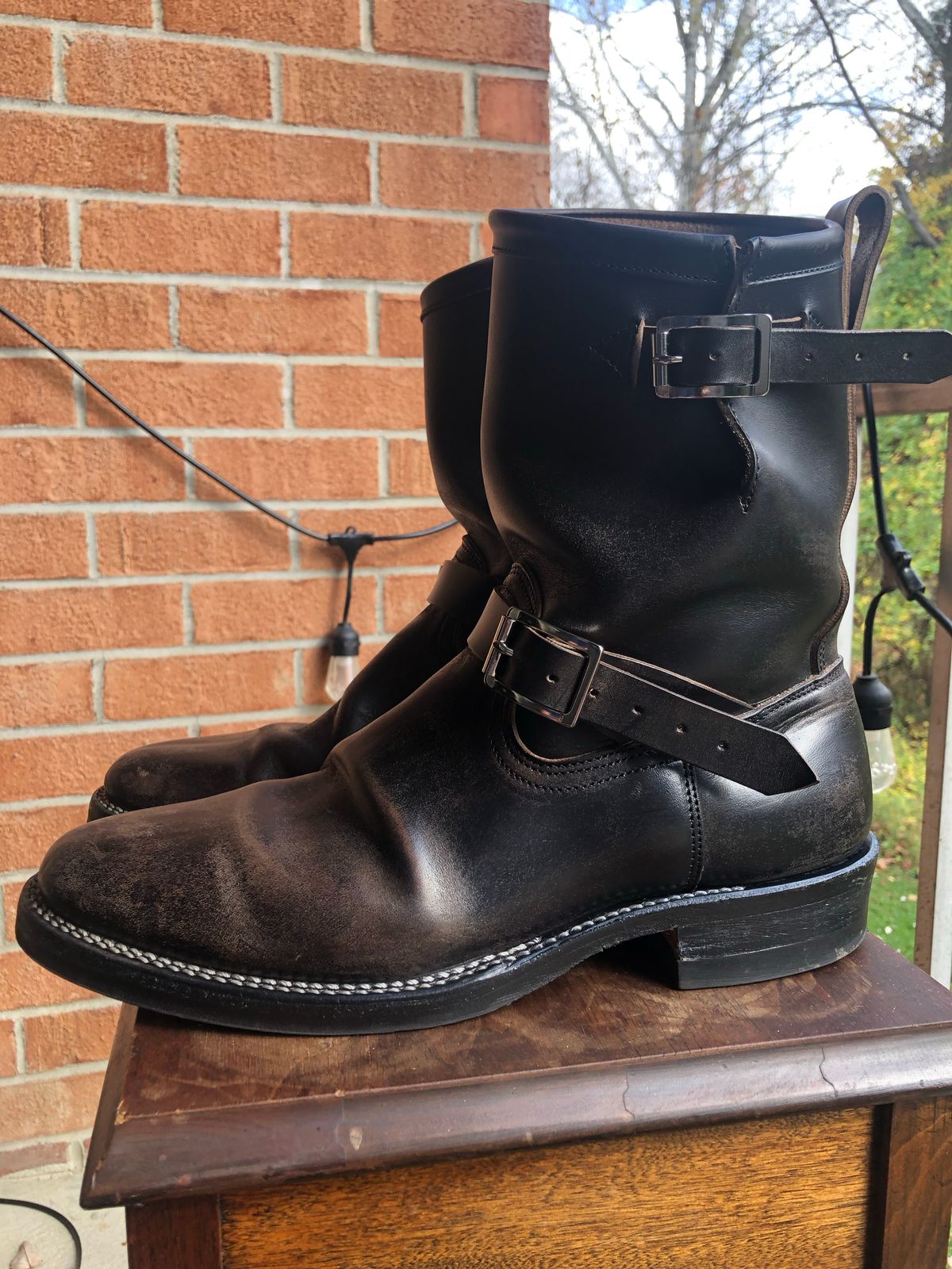 Photo by Daniel.S.Latham on November 5, 2022 of the Viberg Engineer in Maryam Black Horsebutt.
