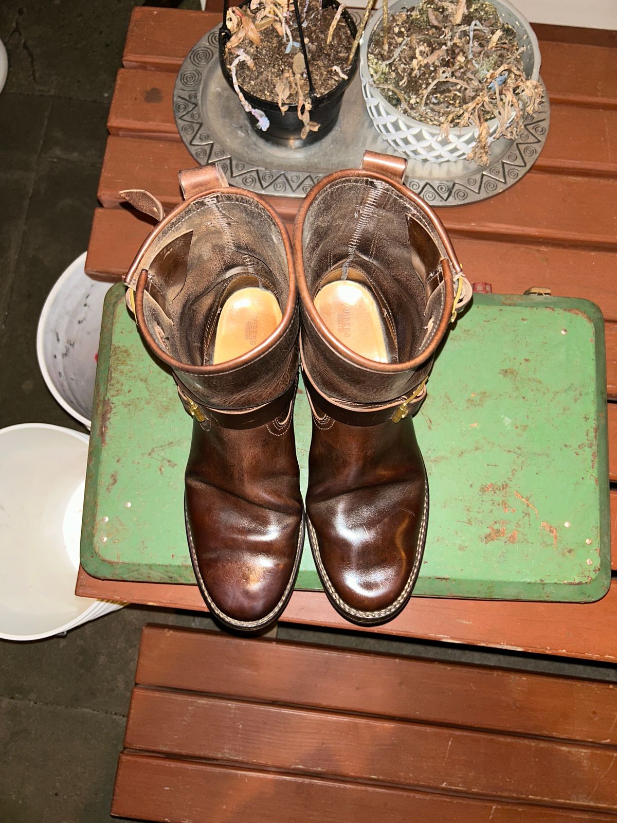Photo by Daniel.S.Latham on February 6, 2025 of the Viberg Engineer in Horween Brown Chromexcel Horsebutt.