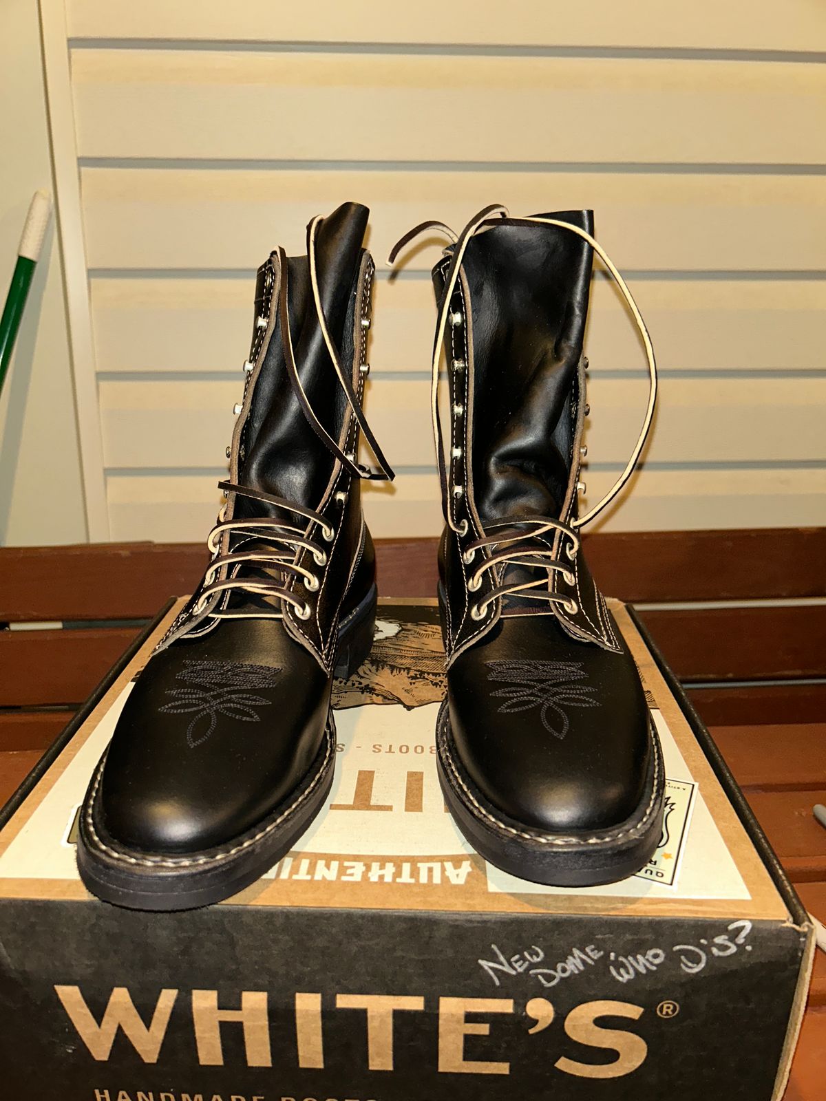 Photo by Daniel.S.Latham on October 6, 2025 of the White's Farmer/Rancher in Horween Black Chromexcel Horsehide & Horween Black Waxed Flesh.